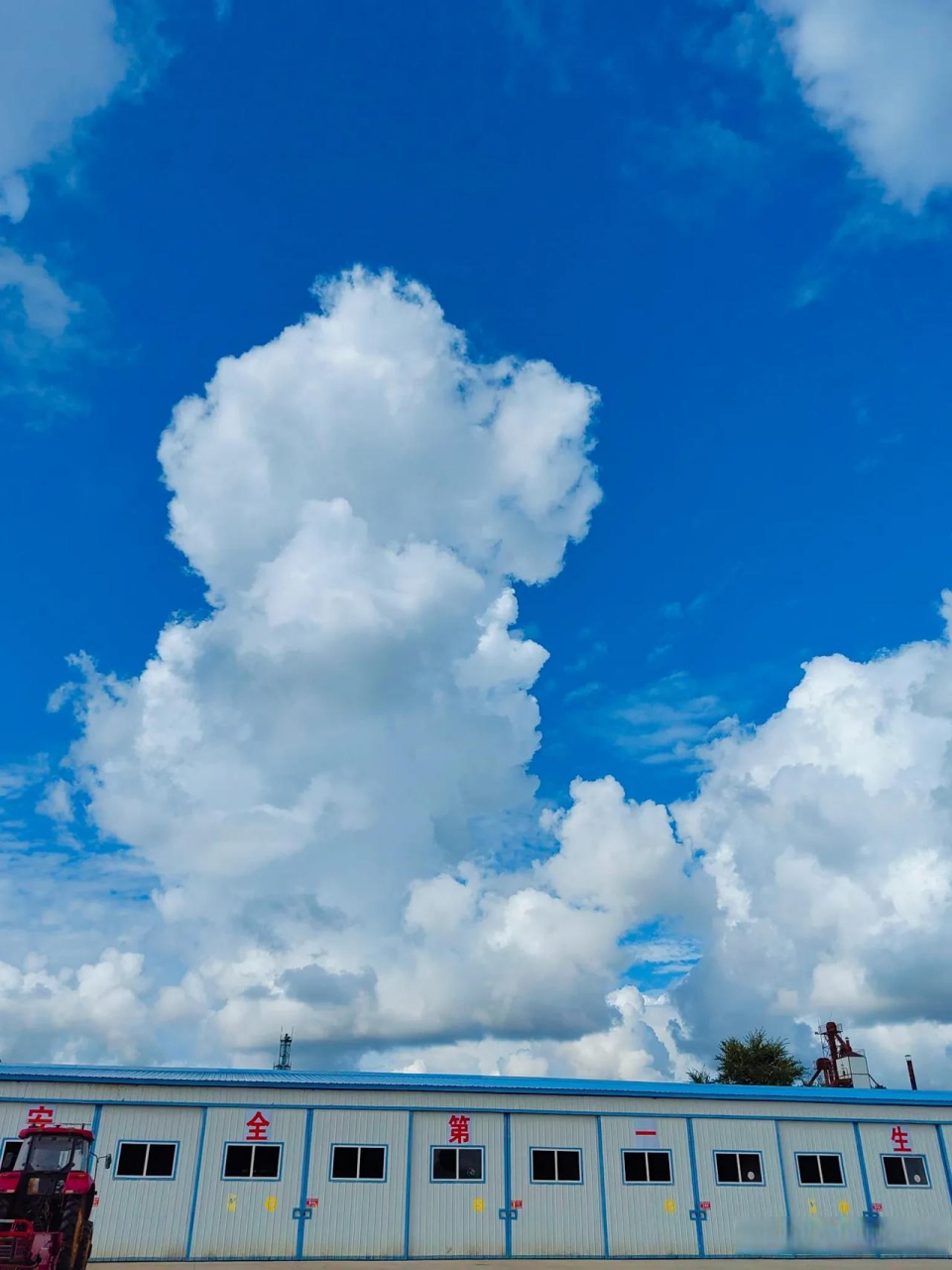 晴空万里风景 发现蓝天的美 遇到最美天空 发现的天空的美 随手天空