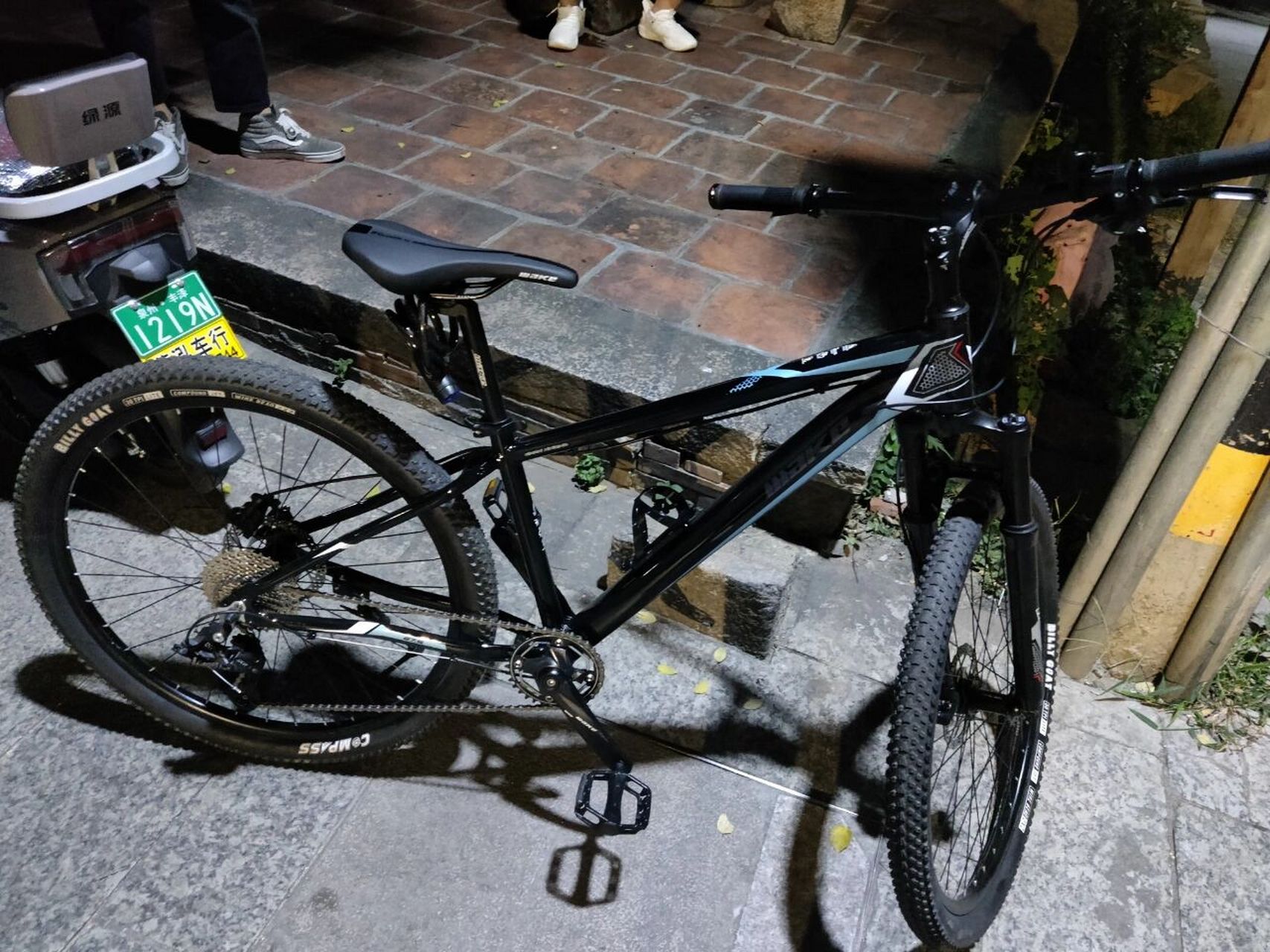 美国迈卡雷自行车 今天出门逛街,路过崔克店.