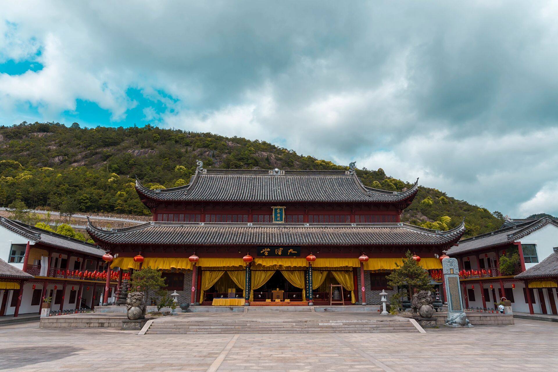 桐柏宫,一座藏在大山深处的道观 桐柏宫位于天台,这里风景真的是美