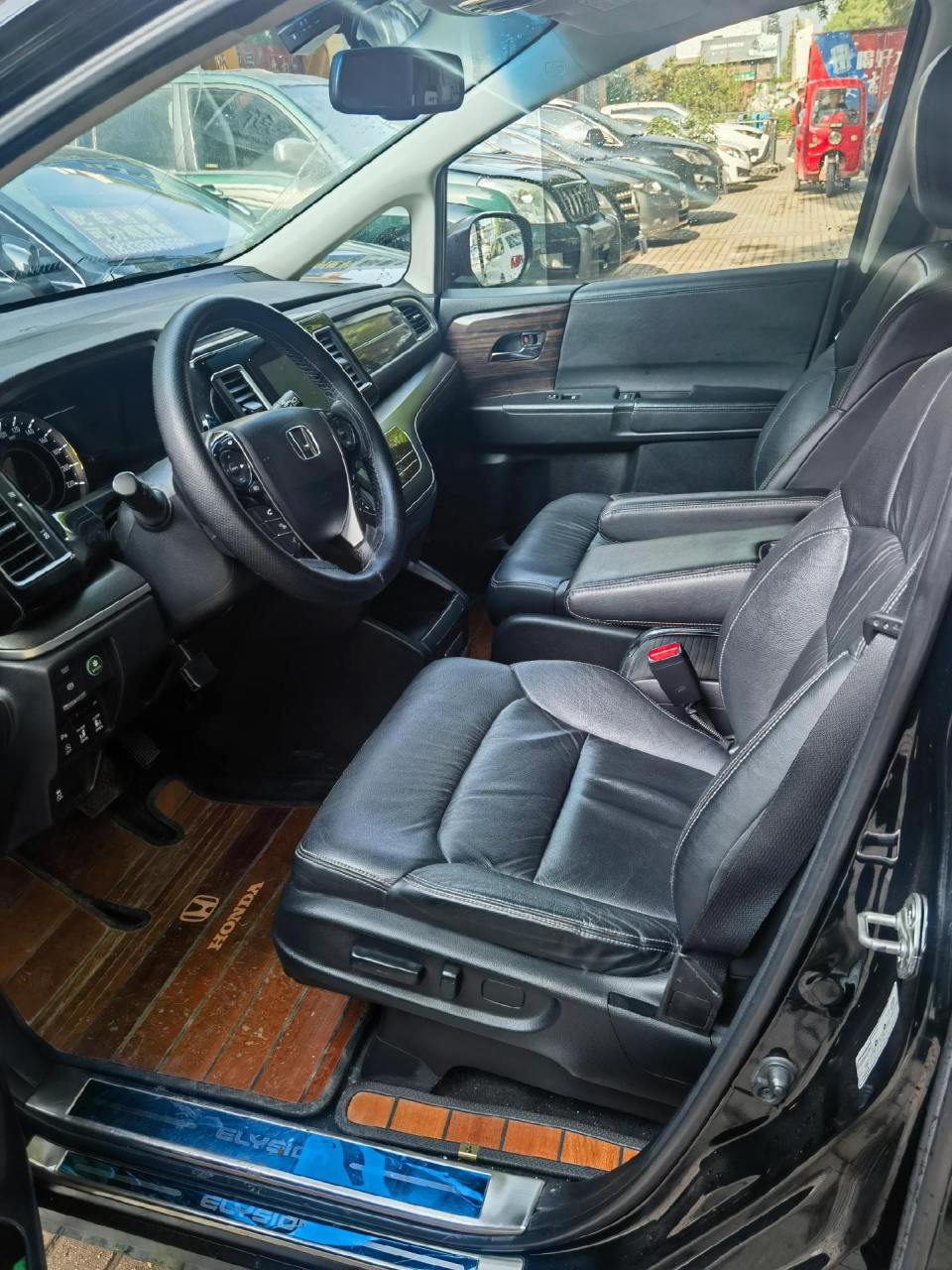 十多万出售2019年本田艾力绅,全车原版,2.
