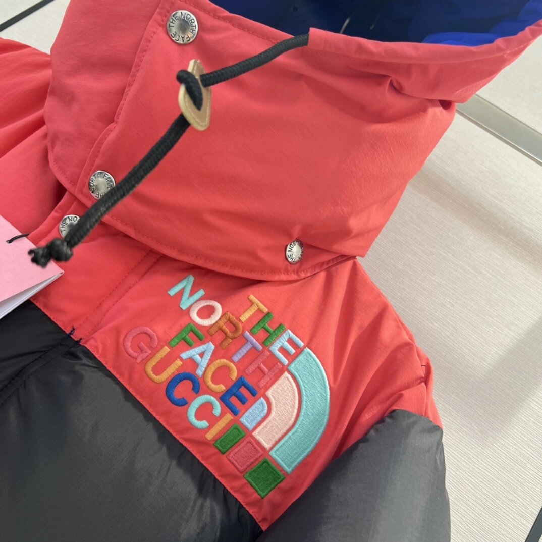 北面联名gucci新款羽绒服来喽 thenor*h face70gucc* 联名北面3代