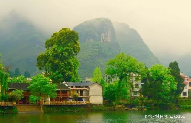 惠水好花红千户布依寨