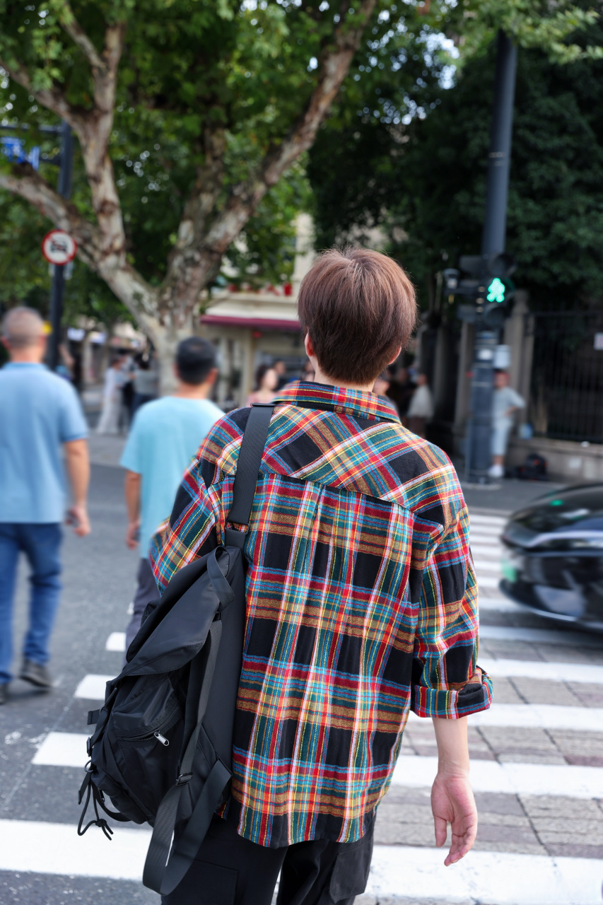 一池子的红色石头[捂脸]#李智楠##李享生活##秋日随拍卷起来了