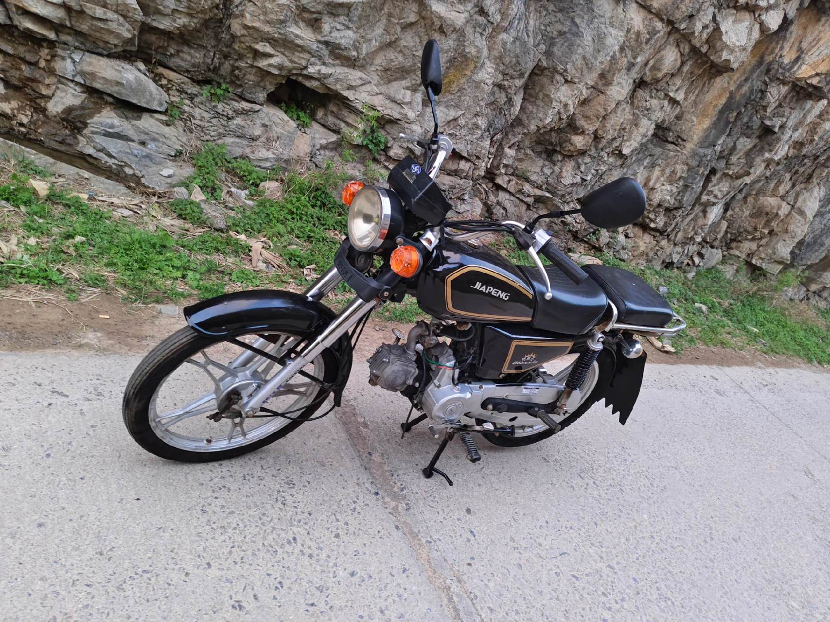 吉车转让,转让一台嘉陵70摩托车,车况机器精品,特价880有喜欢的