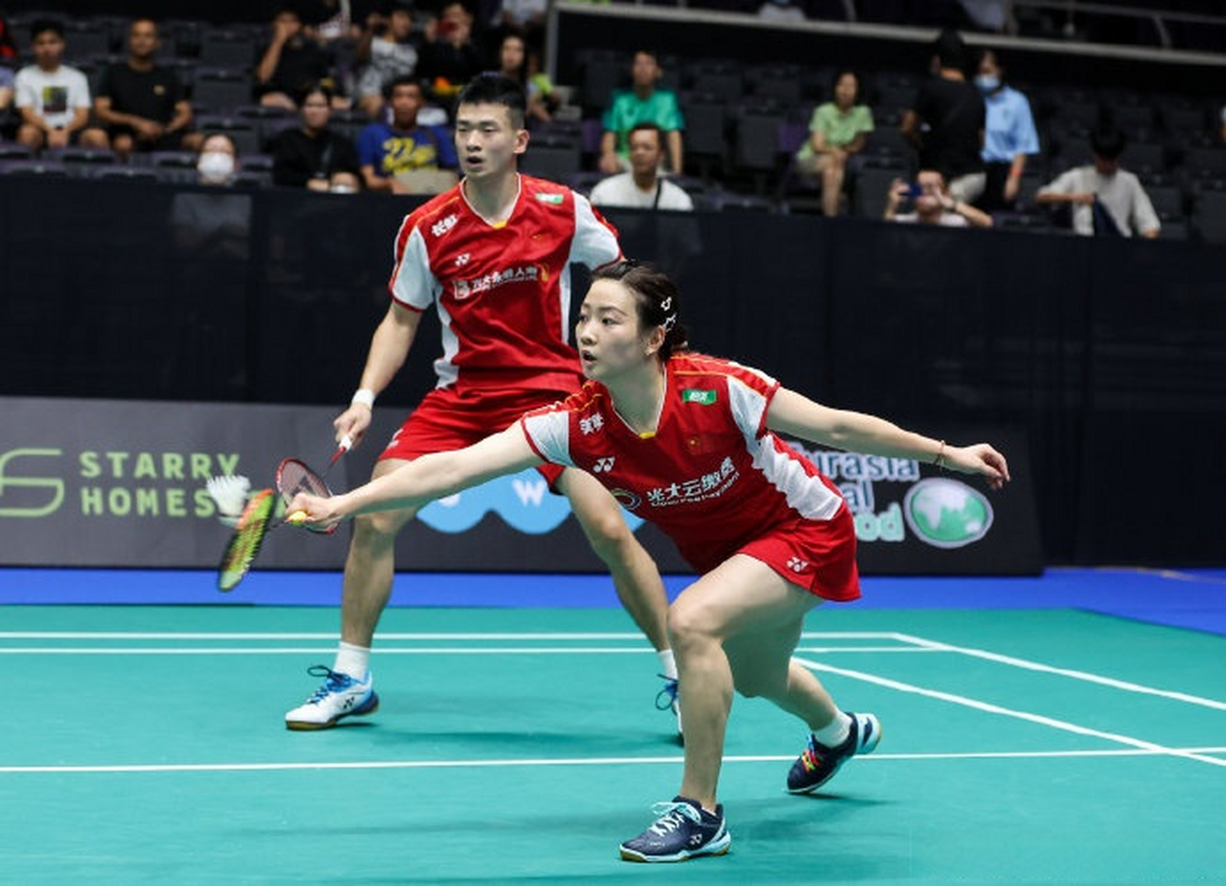 印尼赛雅思组合进八强   96印尼羽球公开赛混双16进8,郑思维