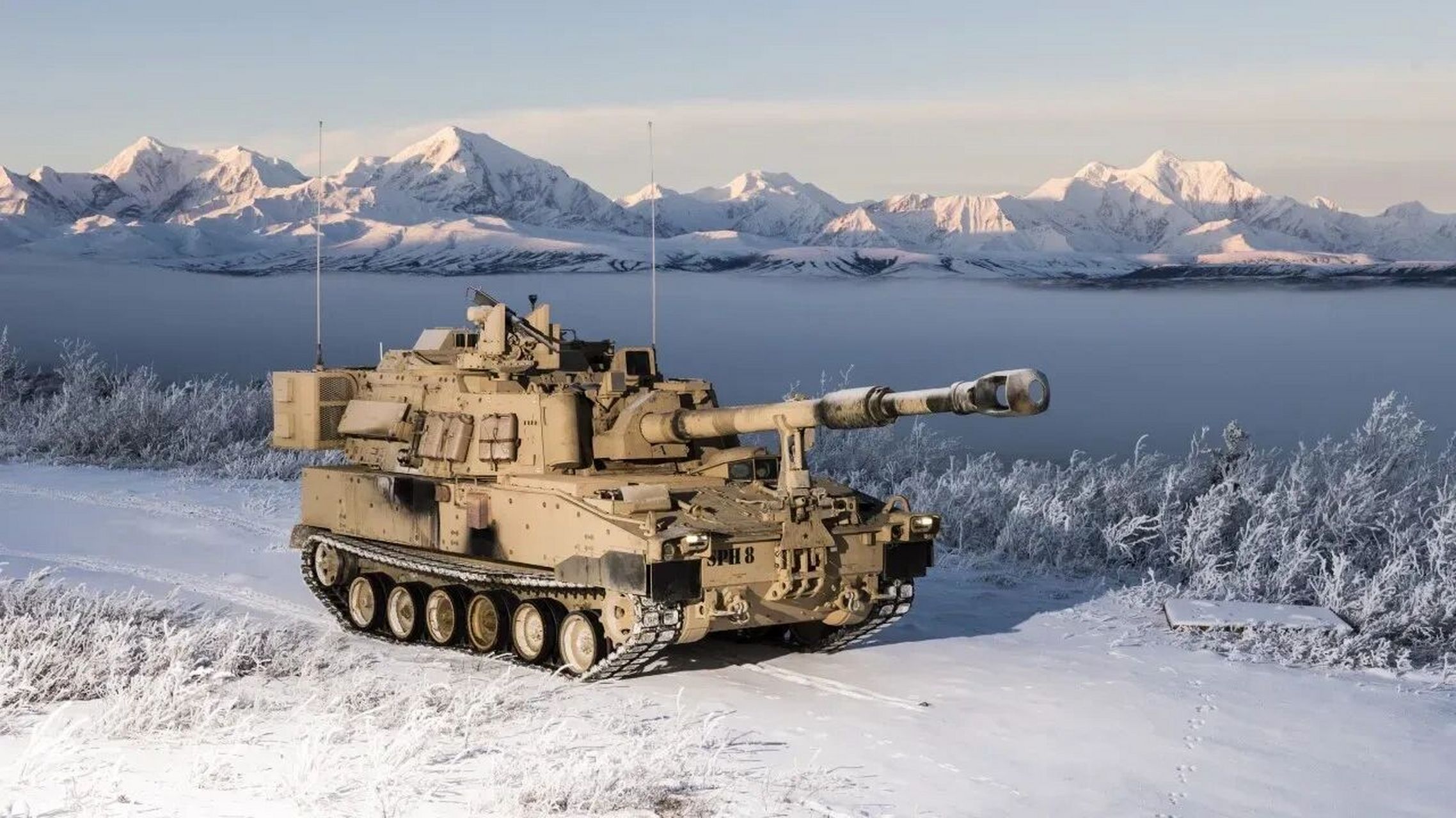 m109"帕拉丁"自行火炮 这几张美军m109"帕拉丁"自行火炮的图片背景很
