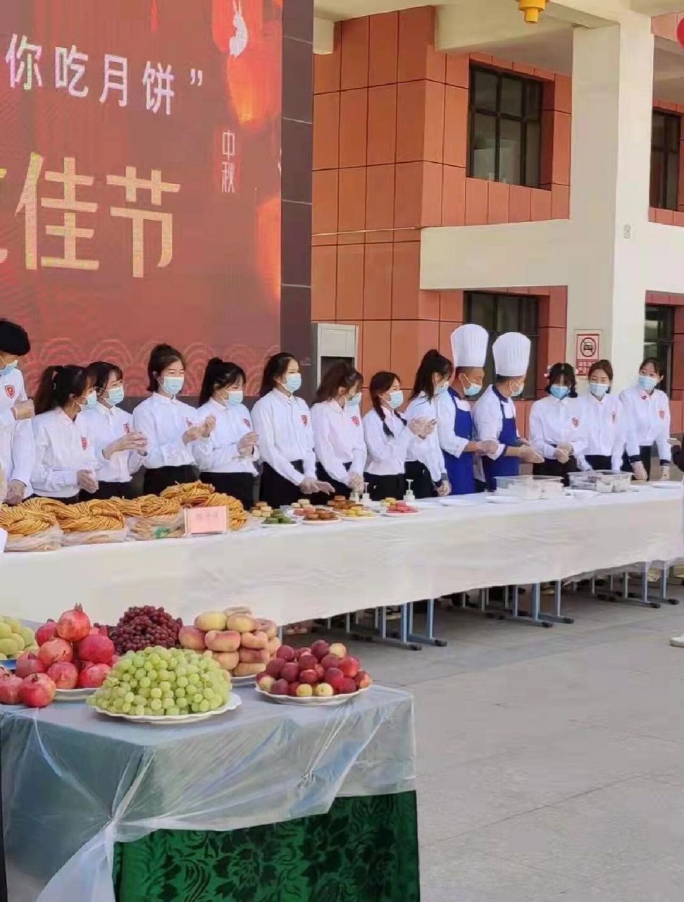 新疆职业大学食堂图片