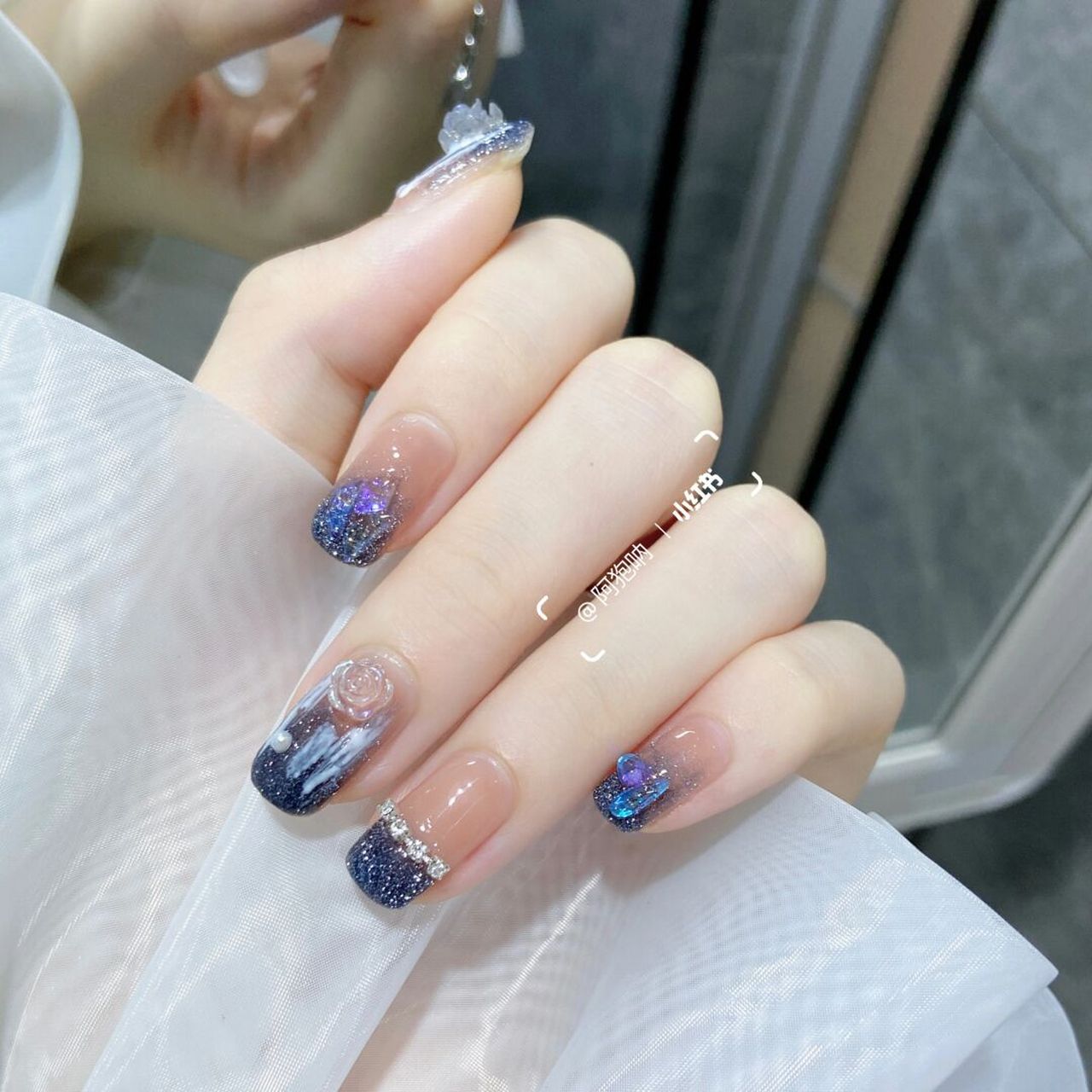 清冷仙气98夏日冰蓝色温柔美甲合集 一组高级清冷夏日蓝色美甲总结