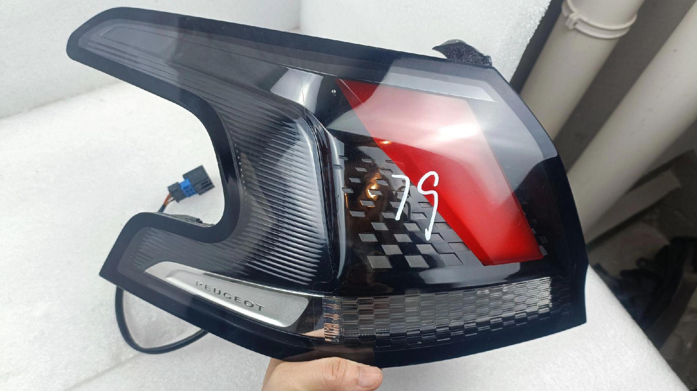 东风标致408尾灯总19-20款原厂拆.