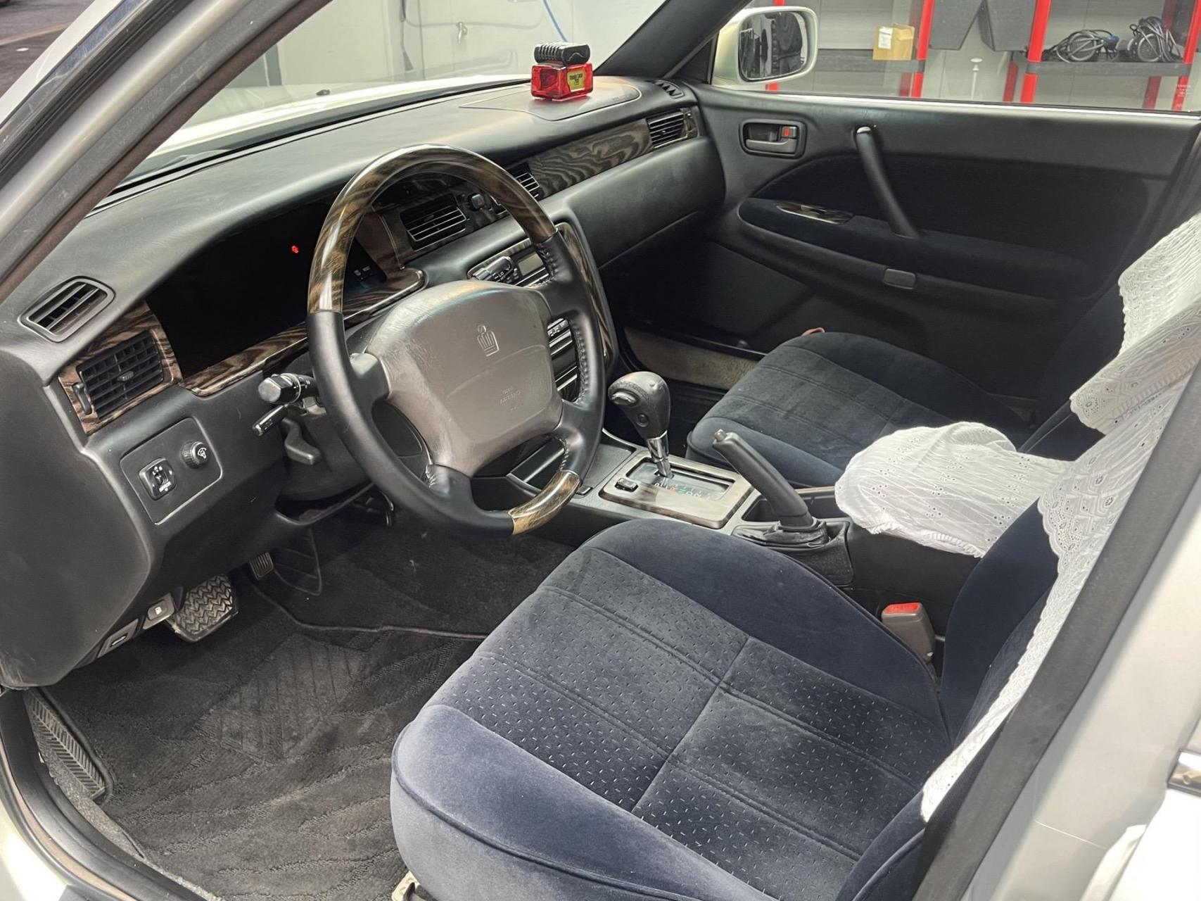 01年 丰田皇冠155 千禧版 vvti发动机 极品