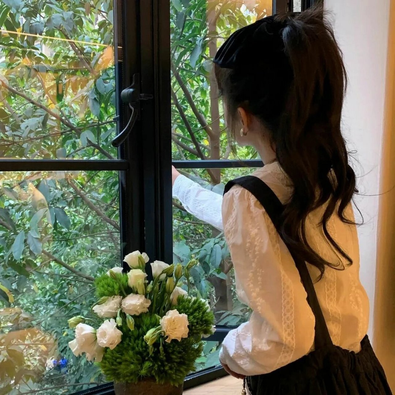 18侧脸/不露脸/成熟/温柔 今日文案: 不是为了和你说话,或是别的任何