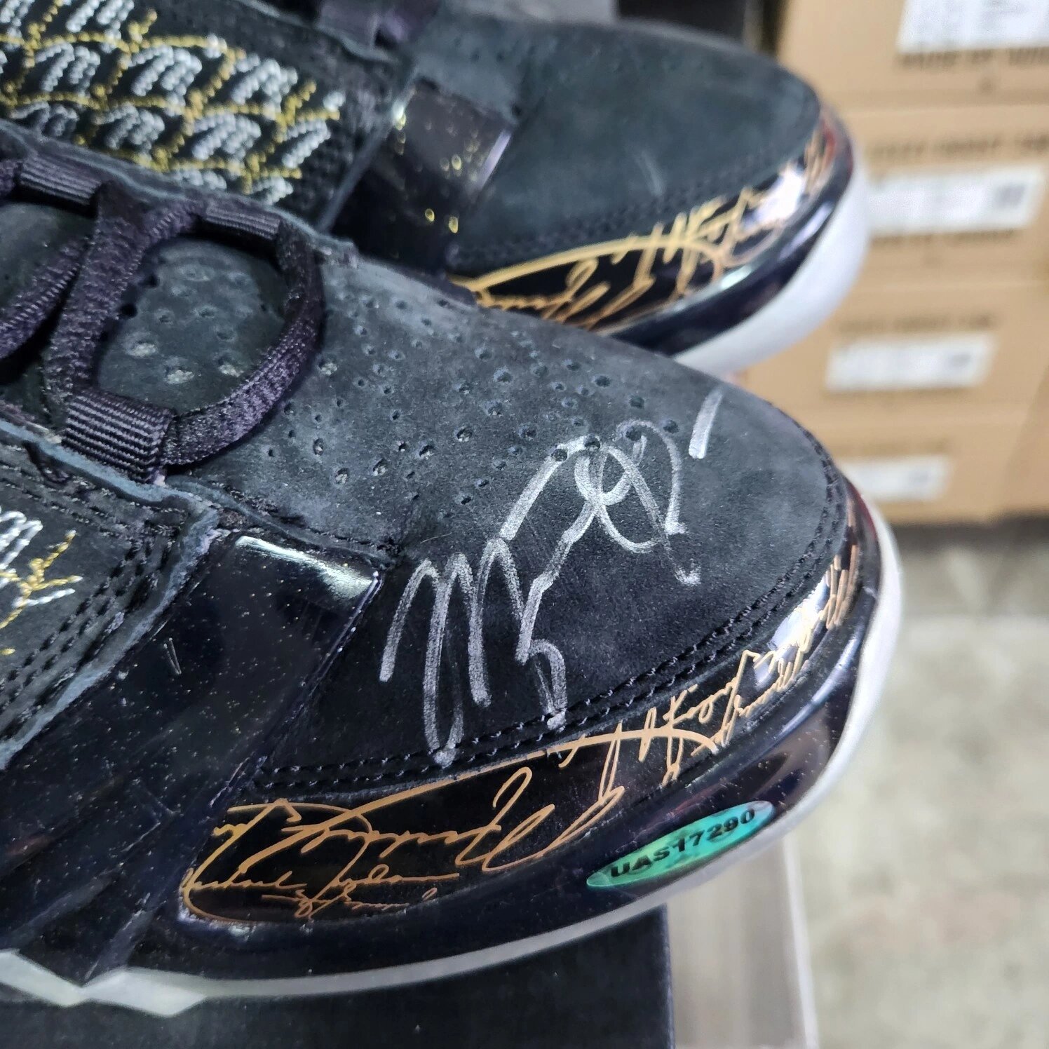 room 43码 michael jordan 亲签/uda官方认证乔丹亲笔签名 球鞋限量