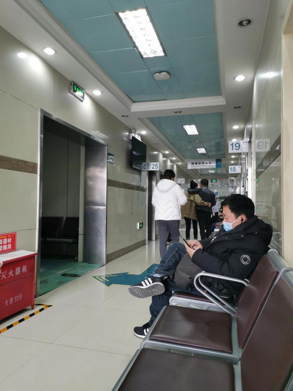位于东大街的郑州市第一人民医院,医院环境很好,交通也很便利,院门口