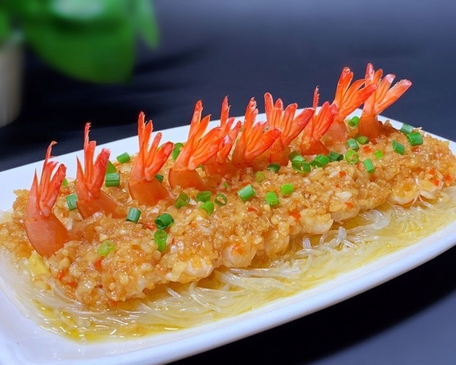 好吃不胖95清蒸蒜蓉粉丝开背虾 今天给大家带好吃的来啦,清蒸蒜蓉