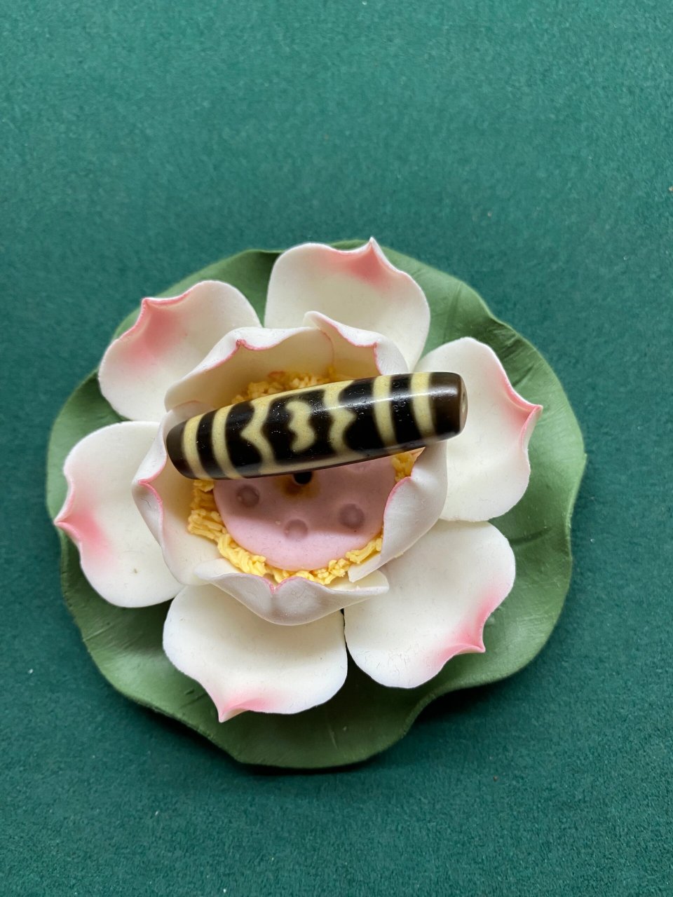 中国台湾建成牙黄天珠大鹏鸟图腾,温润自然 中国台湾建成天珠 大鹏鸟