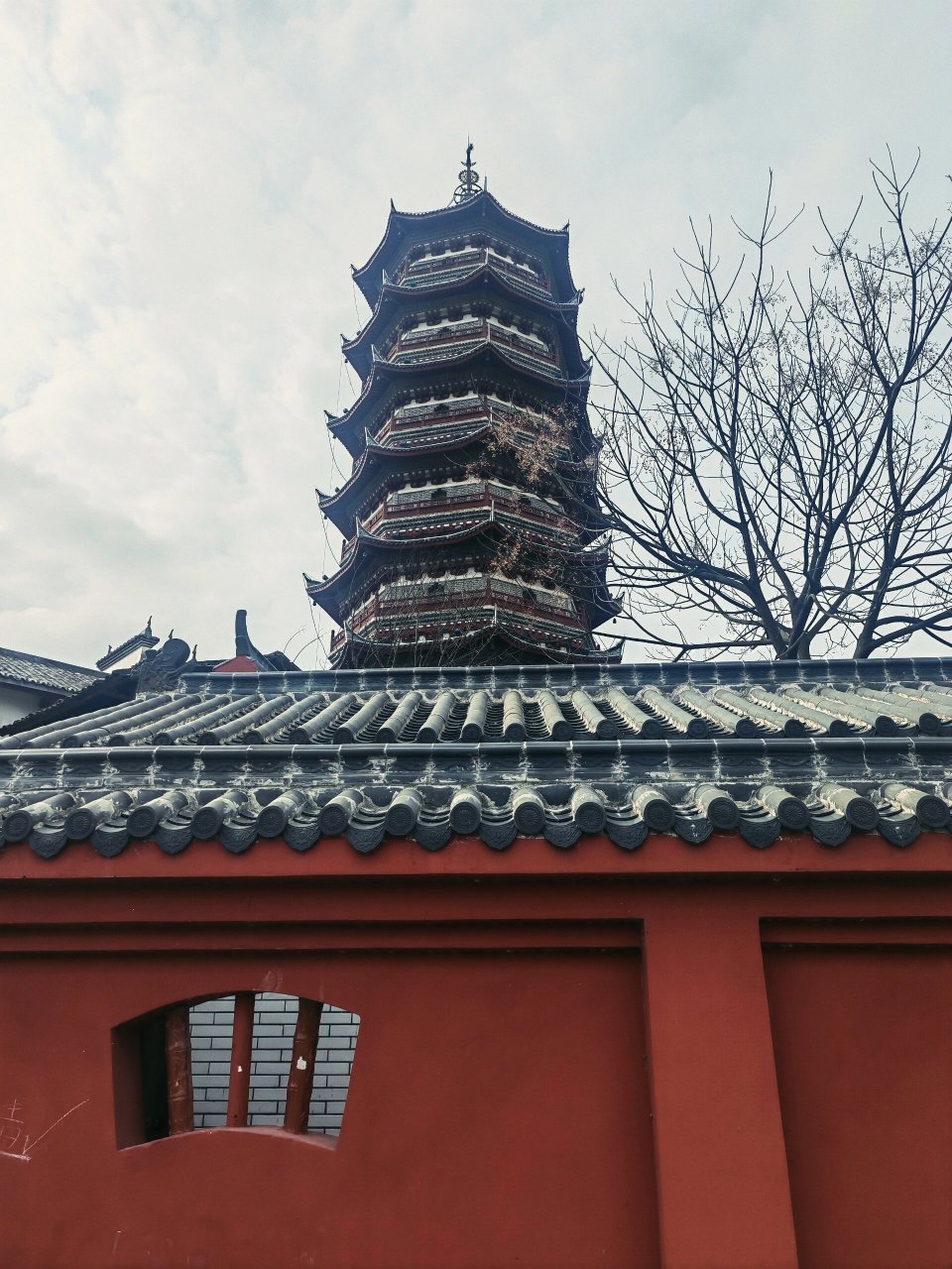 广昌雁塔位于中国江西省抚州市广昌县,是一座古老的佛塔.