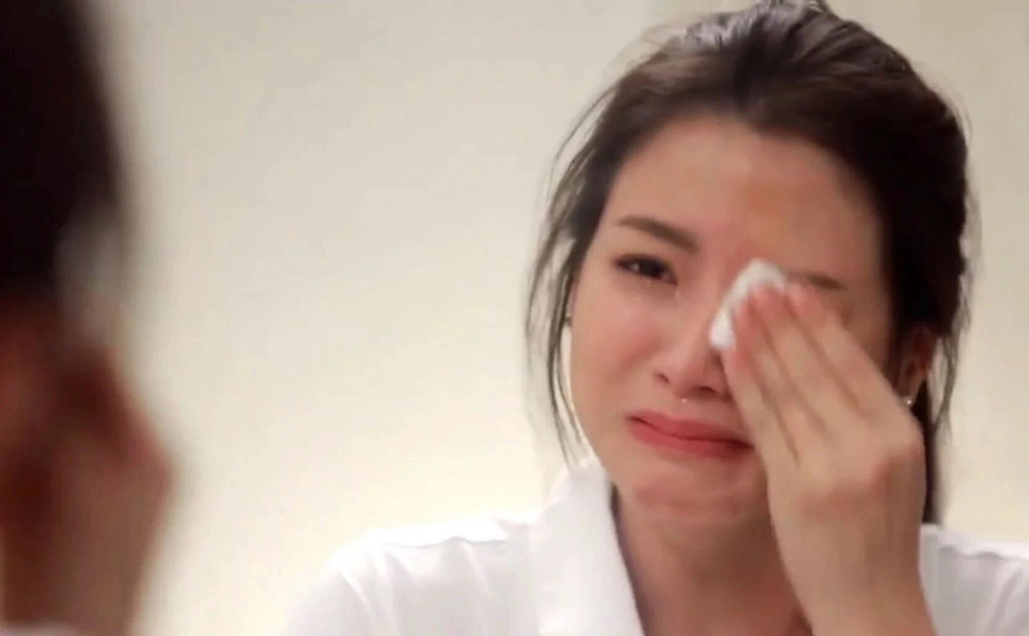 教育孩子真的太失败了 孩子现在还在哭,原因是有人按了门铃,我儿子