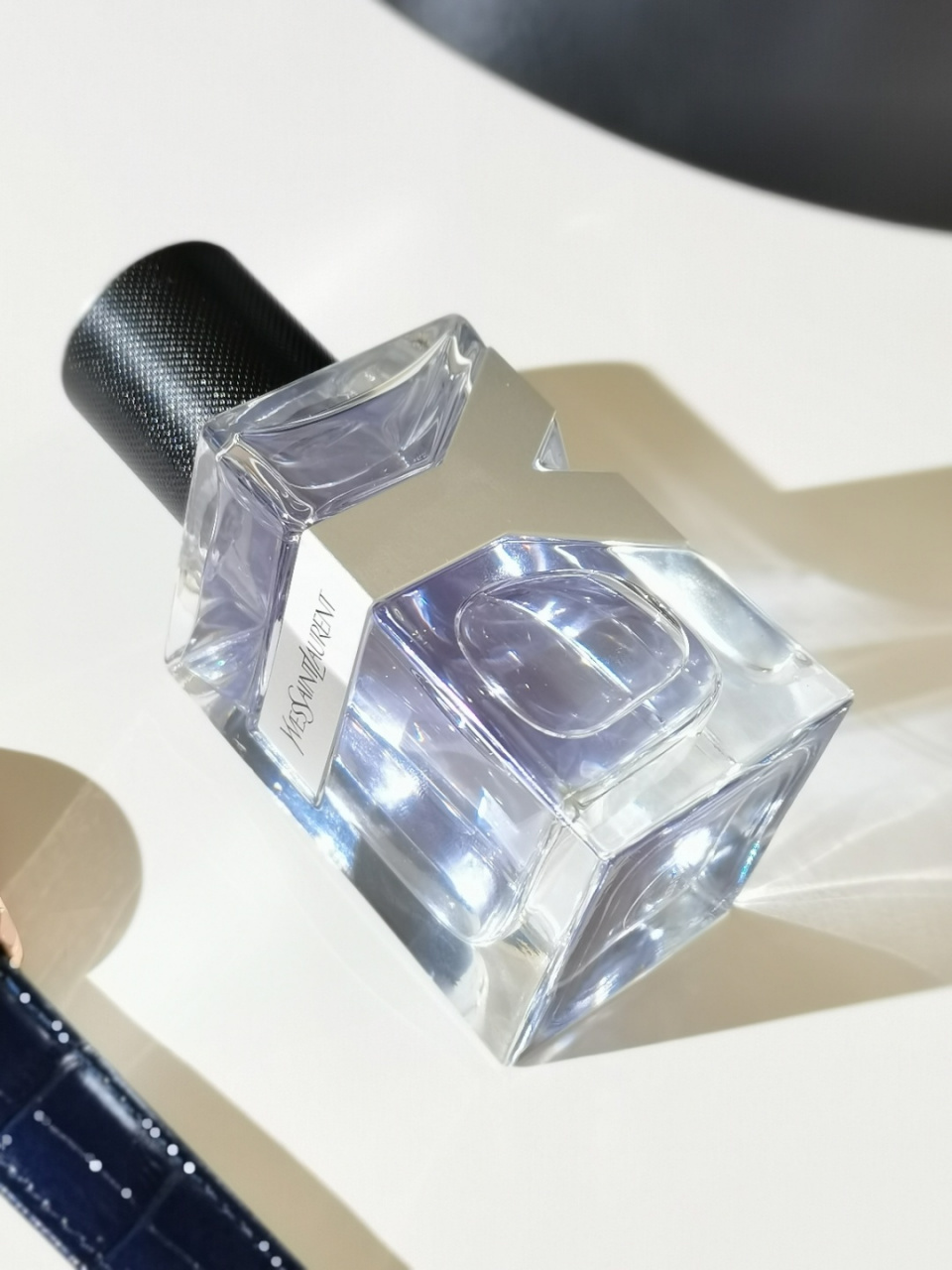 腌到骨子里的白衬衫男友香,温柔而自信 ysl先锋男士淡香水, 在同事