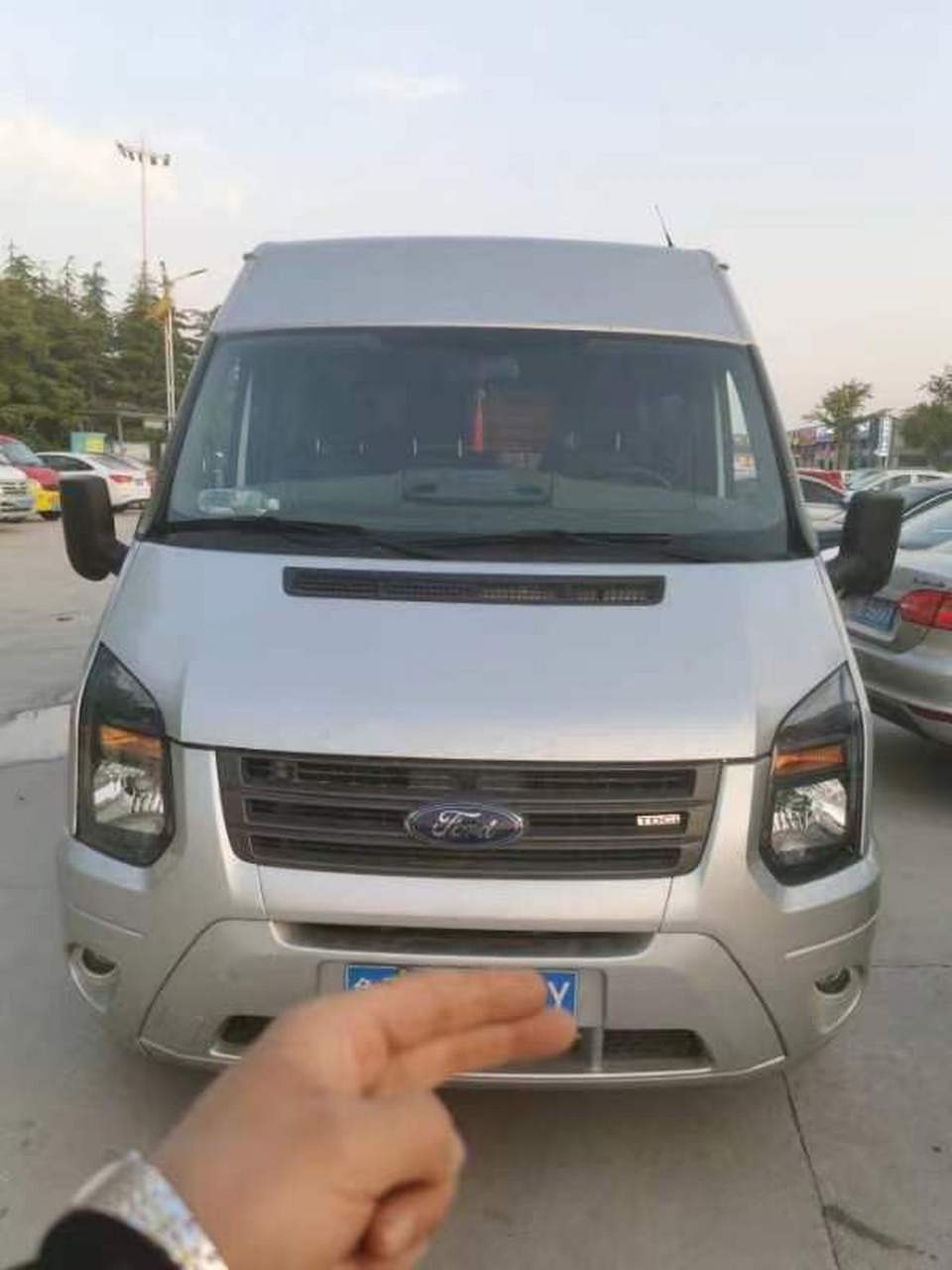 新世代v348全顺长轴7座2.2t国五2018年5月上牌长度5.