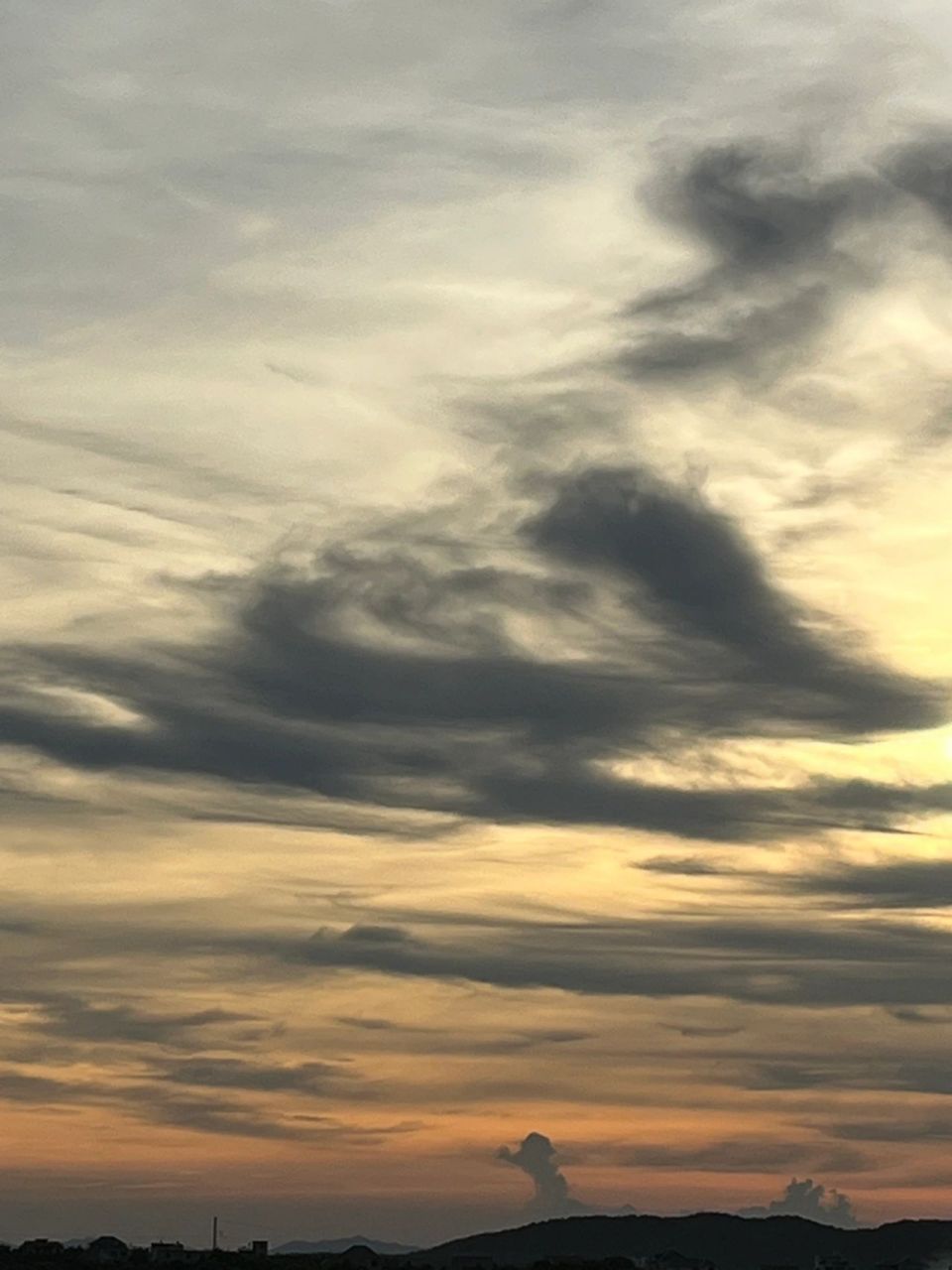 9190 心情低落文案短句     	 1,愿与君相知,一生不相负.