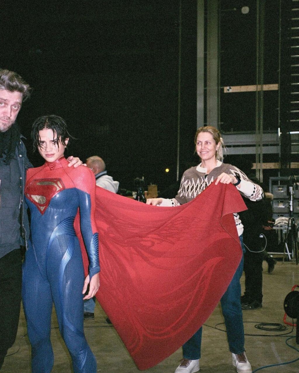 新星女超人替朋友报仇图片