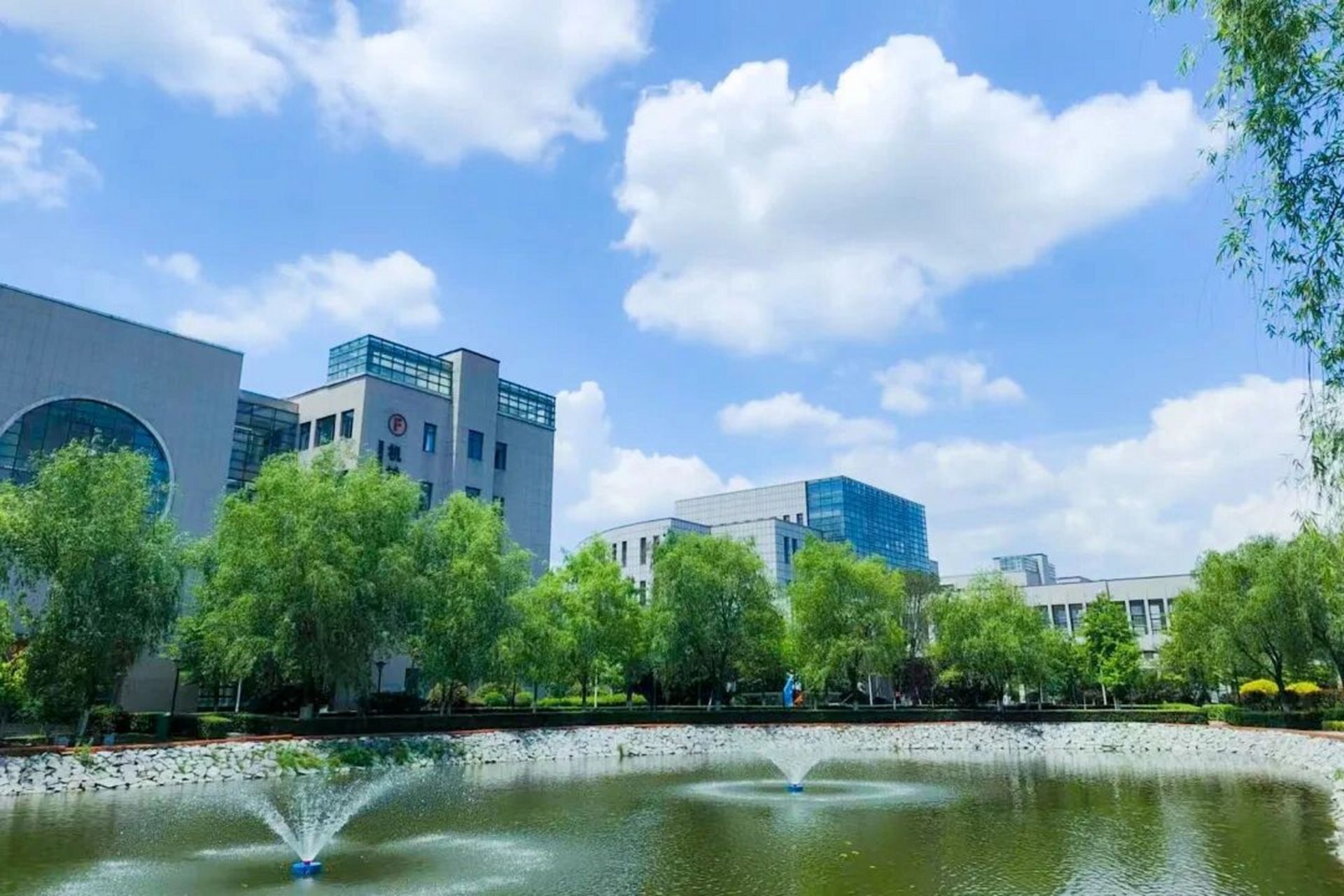 机电职业技术学院 欢迎大家报考辽宁机电职业技术学院 华孚仪表学院