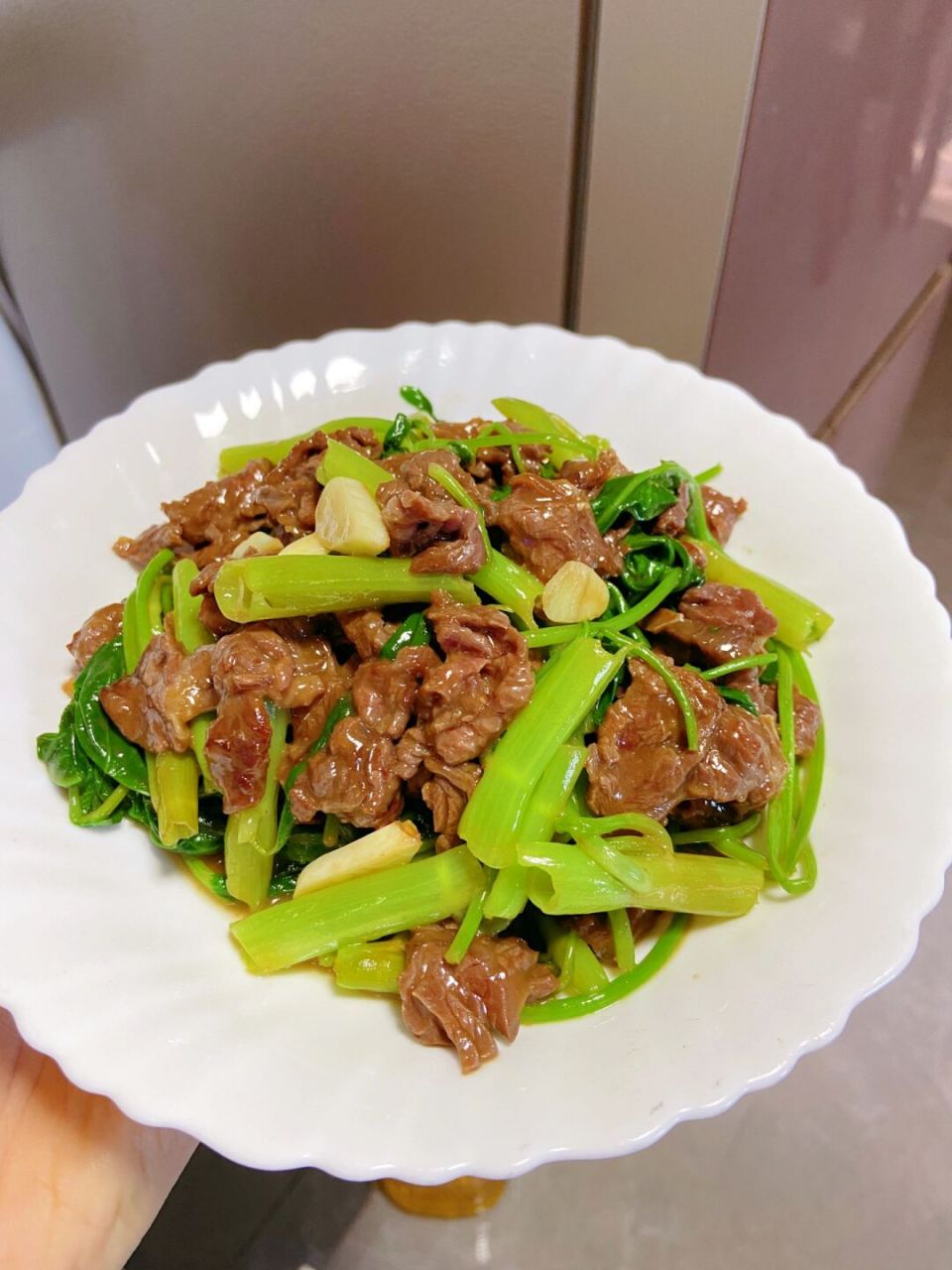 夏季尝鲜～通心菜炒牛肉  超好吃!