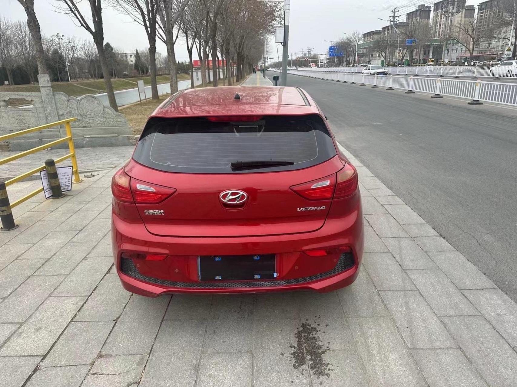 拿下17年12月份现代悦纳.两厢自动挡.安全行驶7.3万公里.