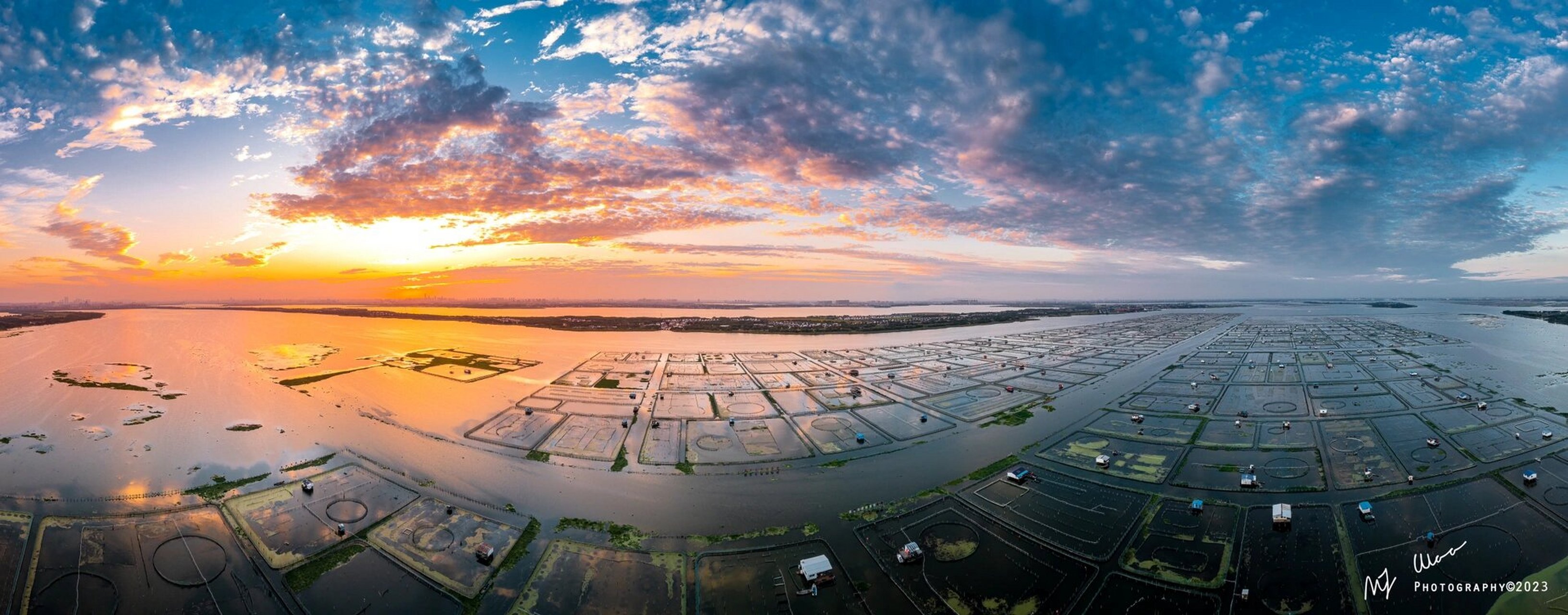 这是你所见过的大闸蟹养殖基地吗 阳澄湖大闸蟹养殖基地的最美夕阳