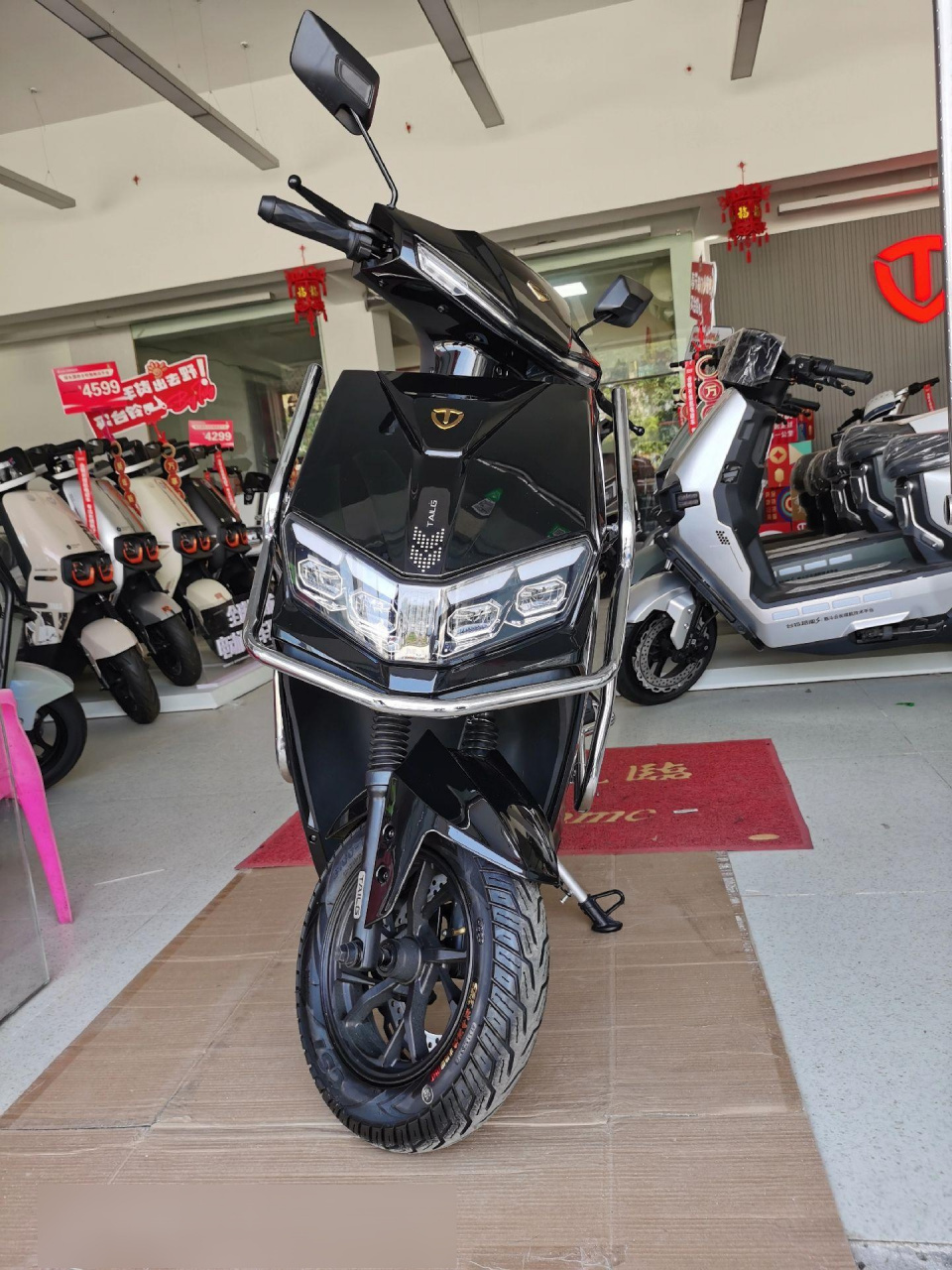 台铃超能二代雷豹高配版    前后碟刹,正新半热熔轮胎      配天能