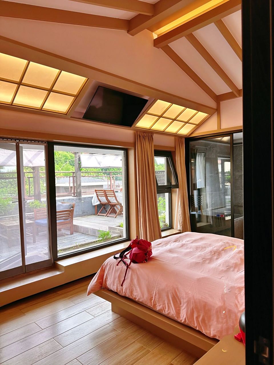 旅游第二站,东汤温泉7615 提前订了一个民宿,私汤还不错 4 人间