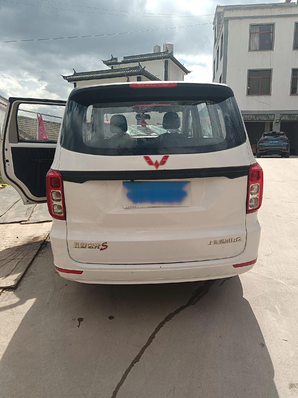 两年多 新款国6五菱宏光s 1.5排量全款只要 3万多,支持分期付款置换