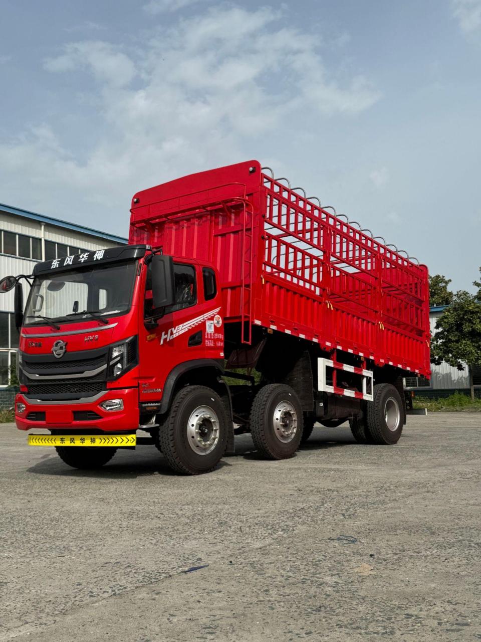 东风华神小三轴高栏车,拉粮神器,秒变高栏自卸高栏自卸车拉粮食 东风