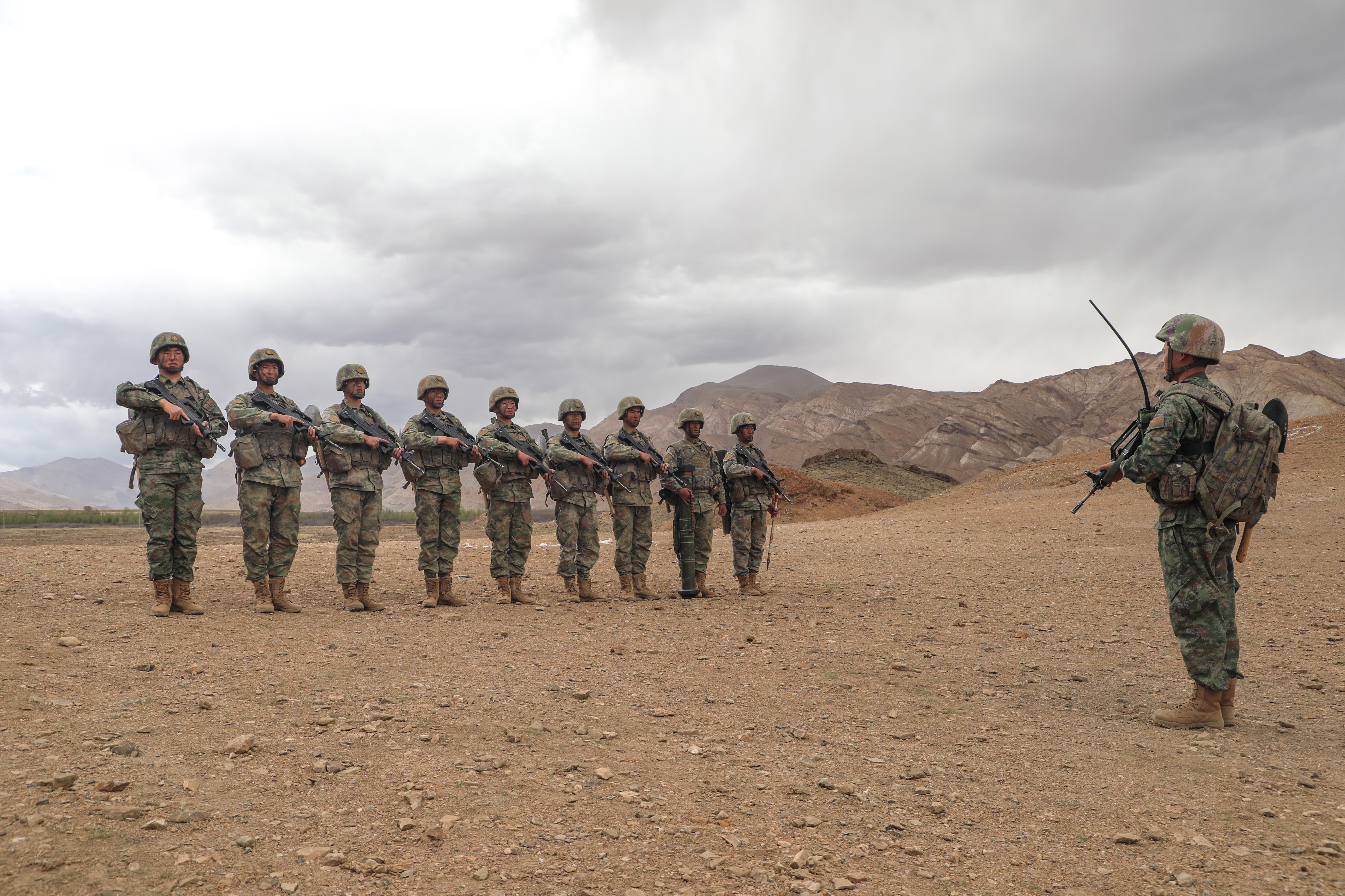 景芝镇54693部队2014高原适应训练部队驻扎深山精兵的图啤敬懔毒 