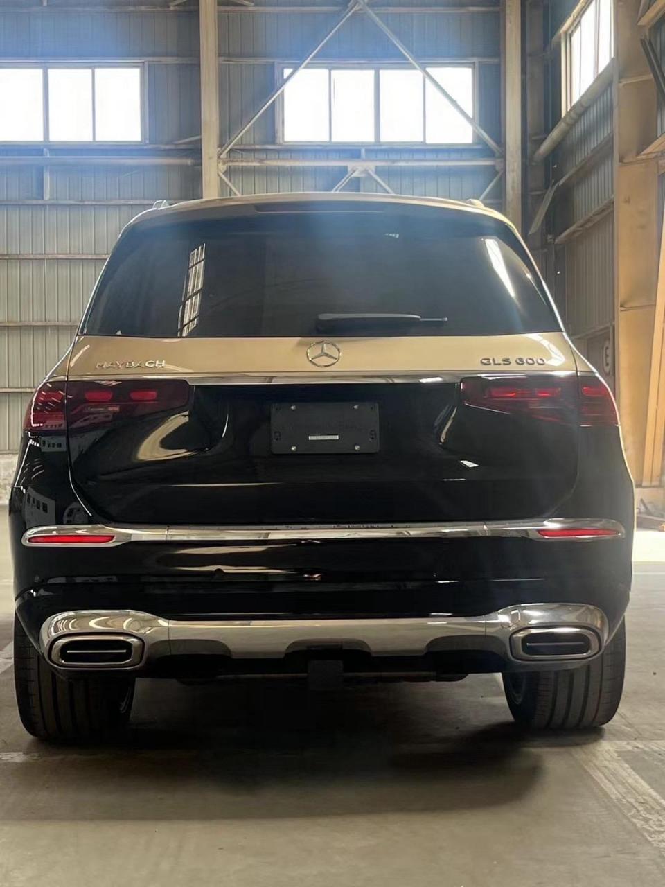 24款加版迈巴赫gls600  黑金双拼/玛其朵2995 配置:扩展豪华真皮包