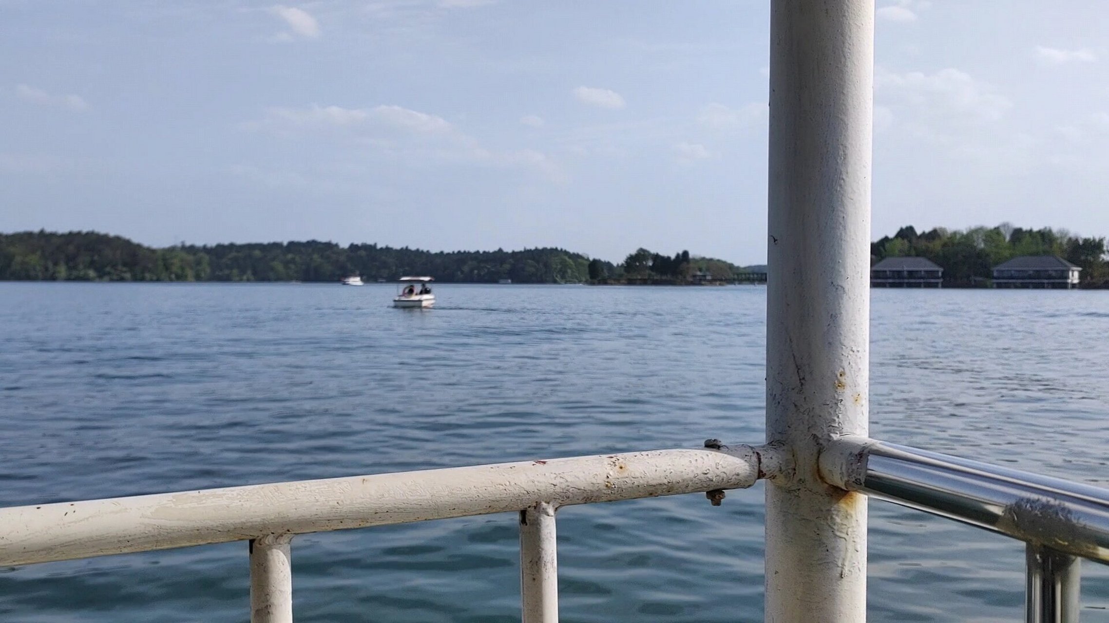 绵阳仙海湖游船98 地点:仙海亲水湾沙滩乐园 停车:亲水湾有专门的