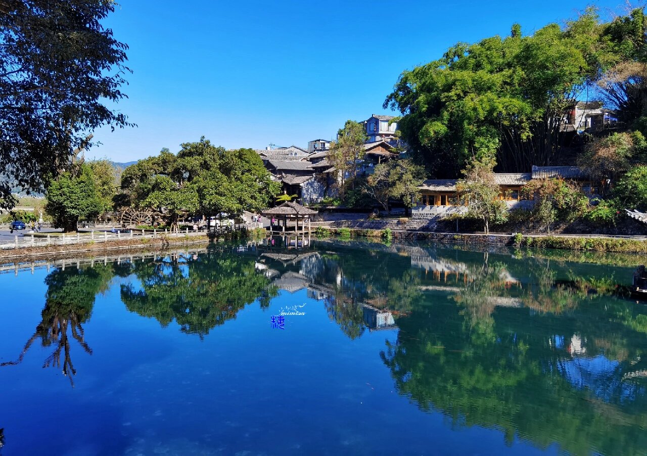 腾冲和顺古镇 和顺古镇依山而建,南侧为山,地势较高,中天寺