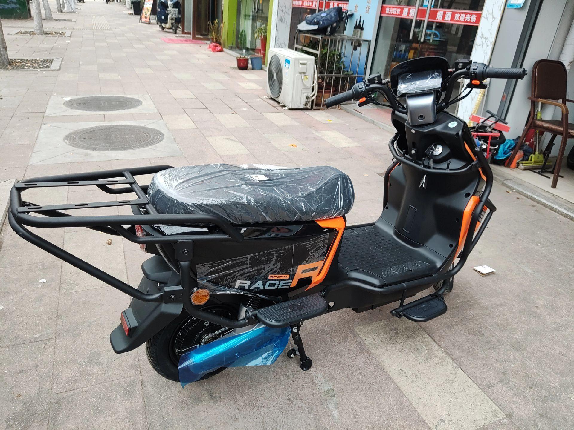 雅迪超跑max 南宁包上牌的电动自行车,一款为外卖量身定做的超强动力