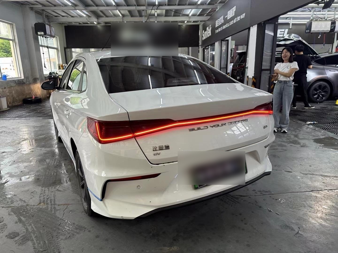 最新拿下22年比亚迪e3 配置无敌,定速巡航,真皮座椅,旋转车机屏幕