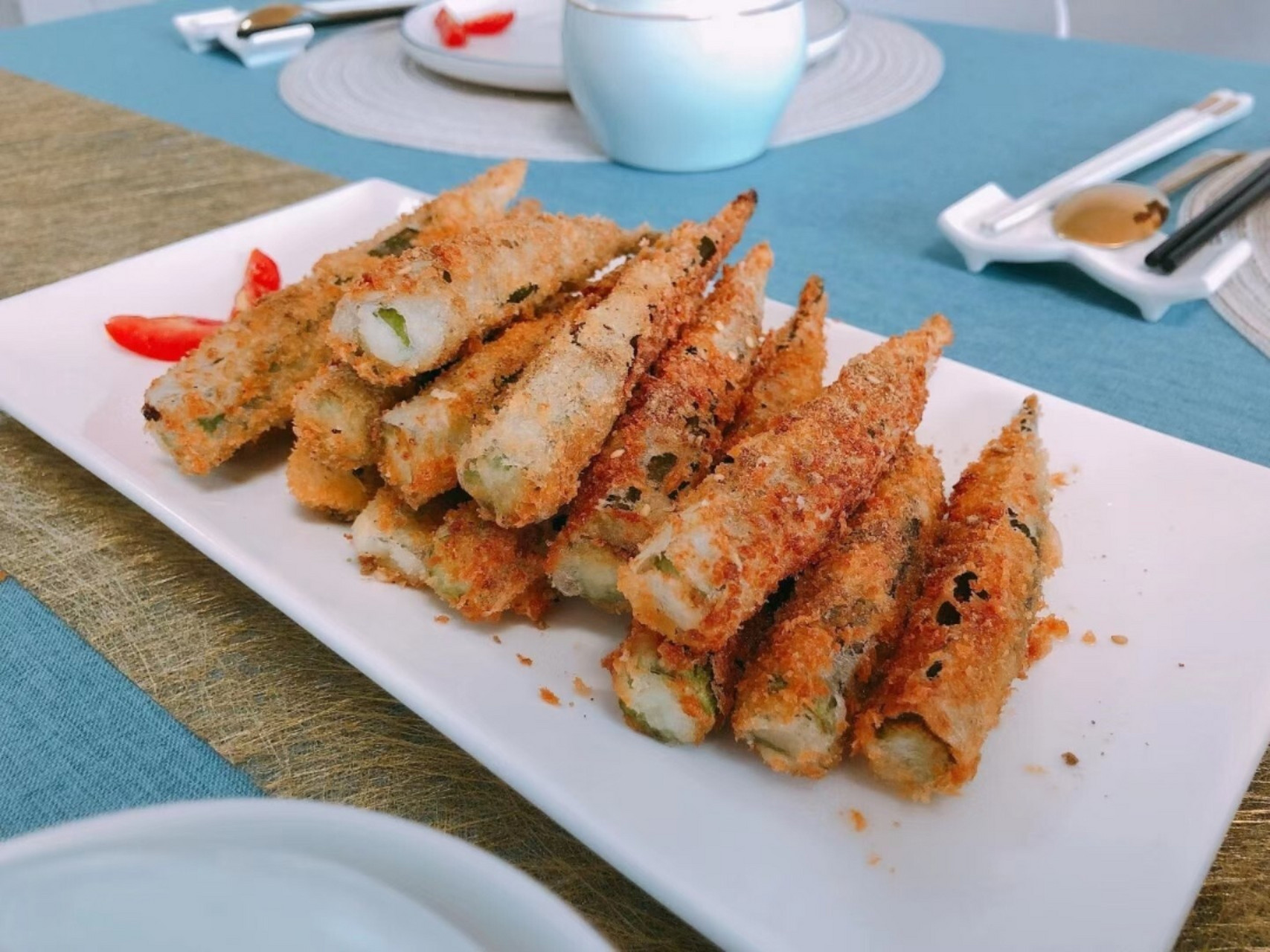 纯素—炸秋葵做法来啦～ 大家对秋葵吃得最多的方式就是凉拌吧 	 其实