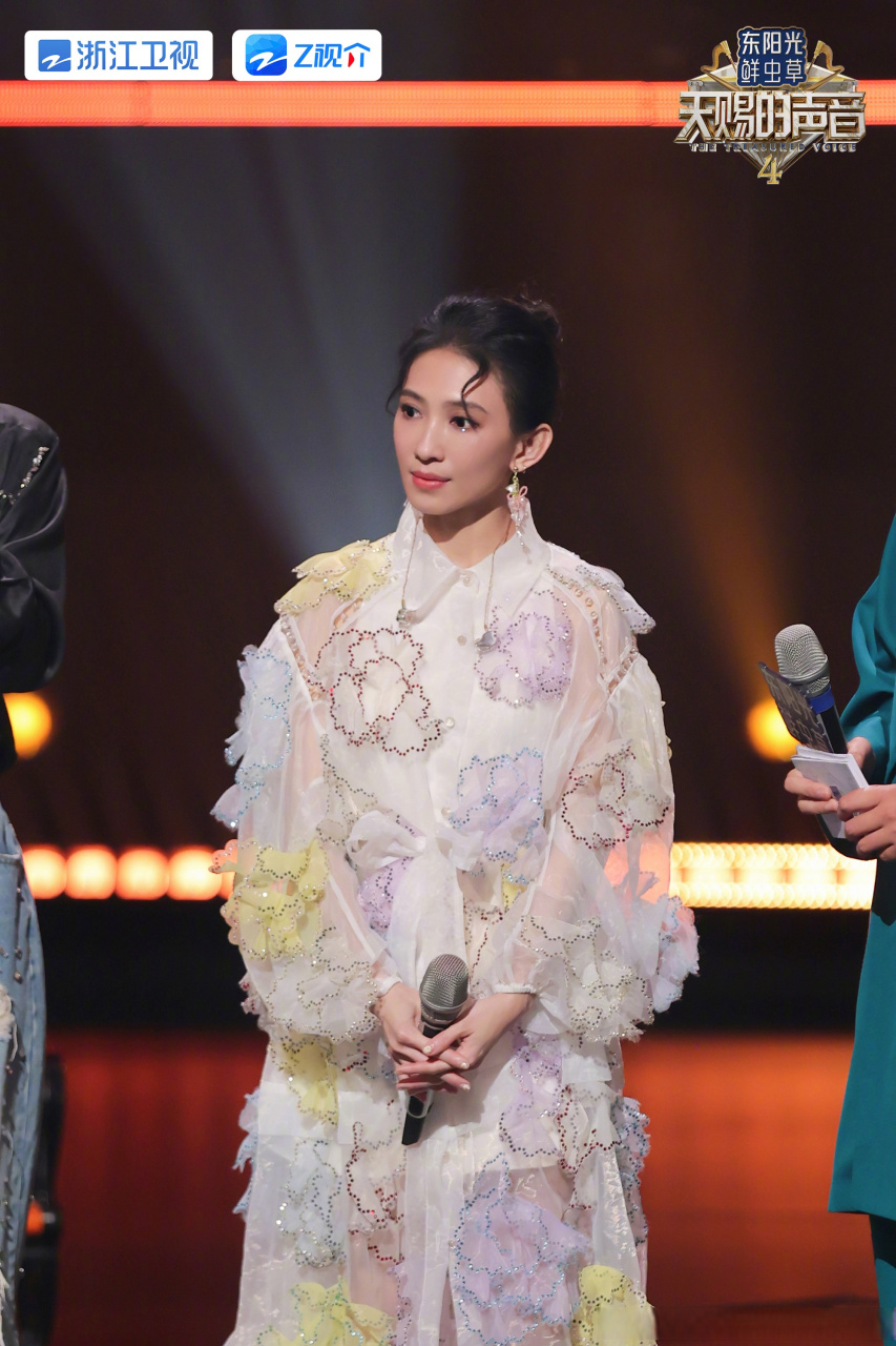 戴佩妮 @x玖少年团-赵磊 (按照姓名首字母排序)新鲜出炉的剧照送上