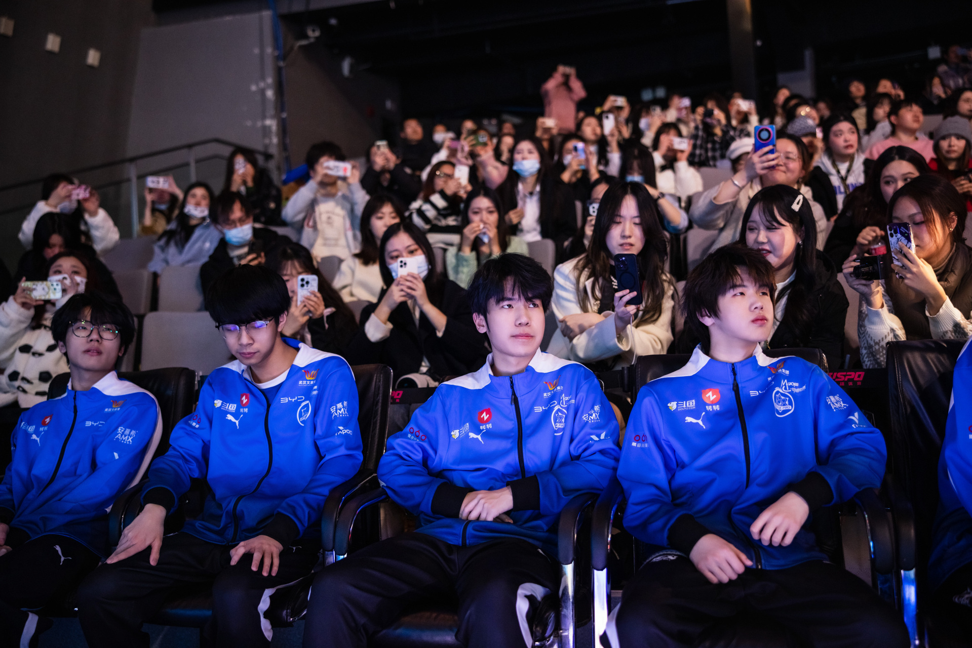 花海不怕有荆棘##花海二三正逢时#  图为3月2日海队estarpro花海档 