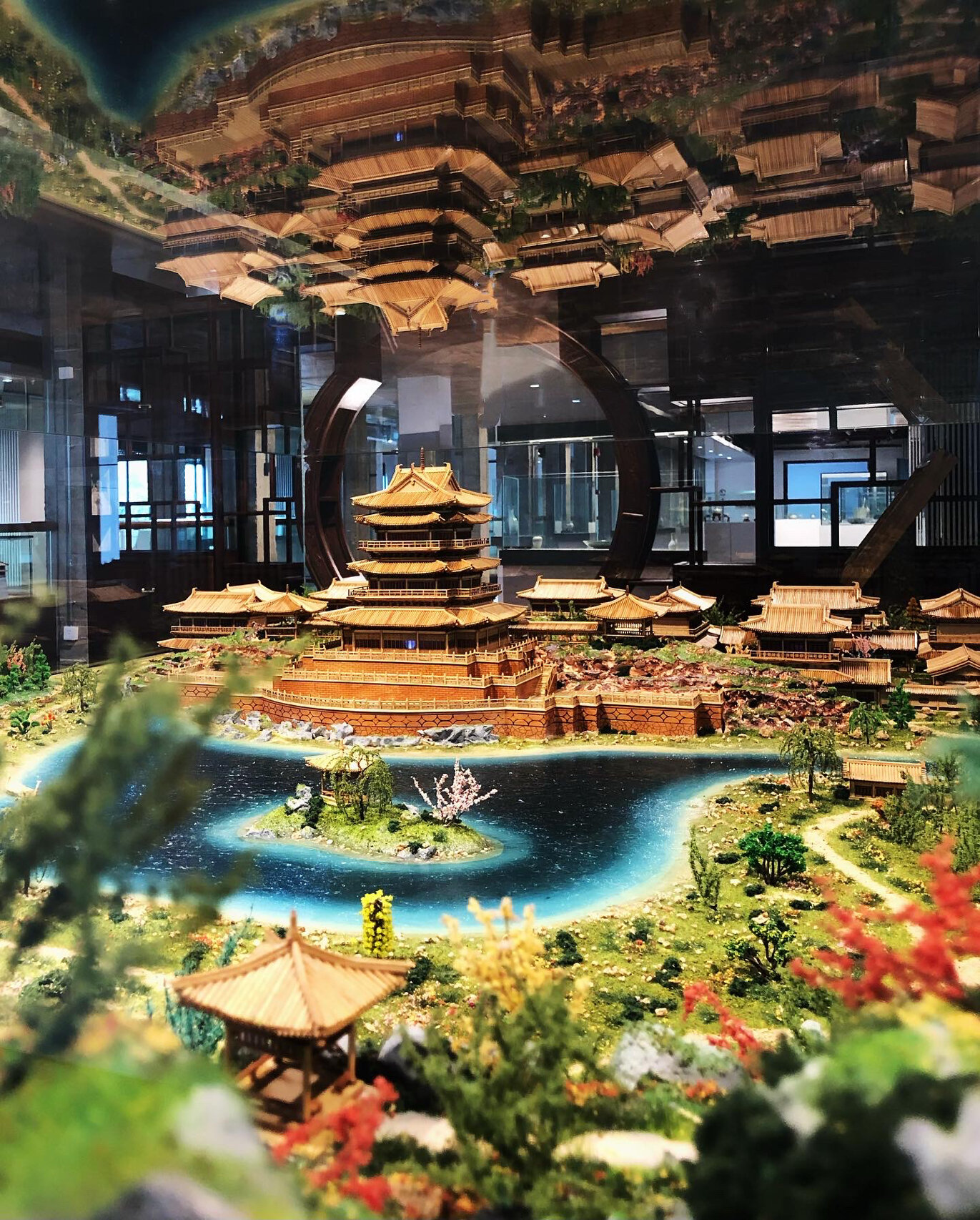 艮岳 艮岳是古典园林建筑之一,中国宋代的著名宫苑.