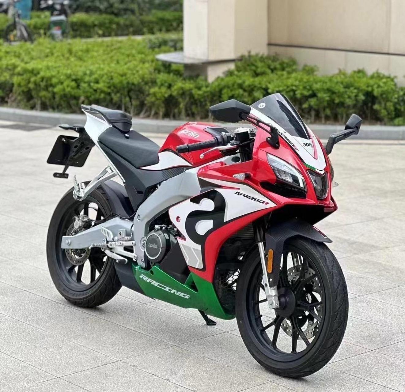 23年阿普利亚gpr250r 成色如图,   2100中的极品 价格美丽  有喜欢的