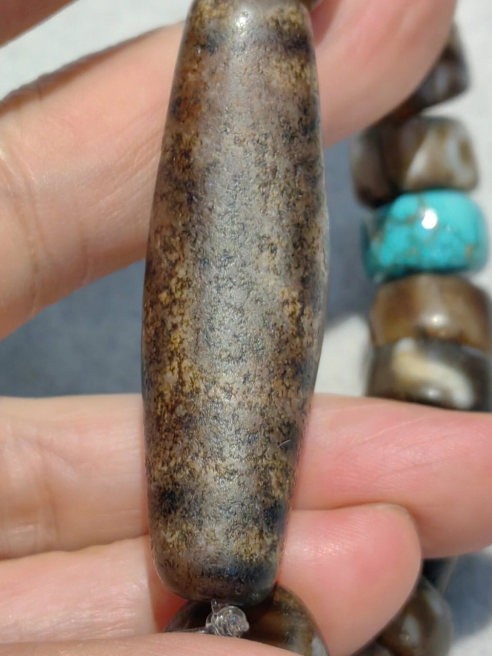 也寓意圆满,牛角玛瑙天珠包含了所有图腾的象征意境,拥有无限宽广的最