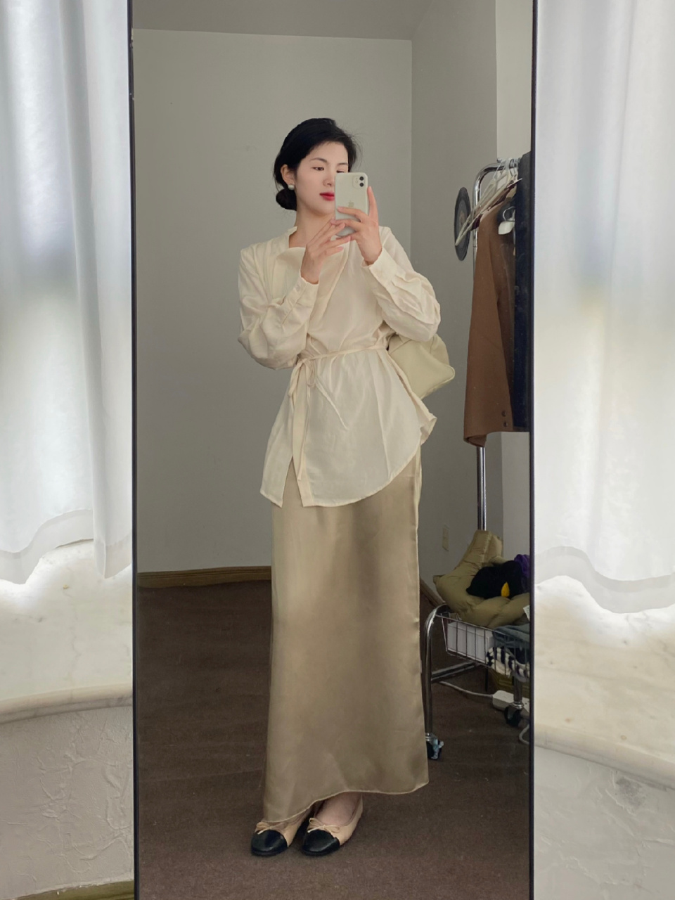 杏色搭香槟色太温柔了吧～ 舒适松弛感穿搭 有点气质小姐姐的感觉