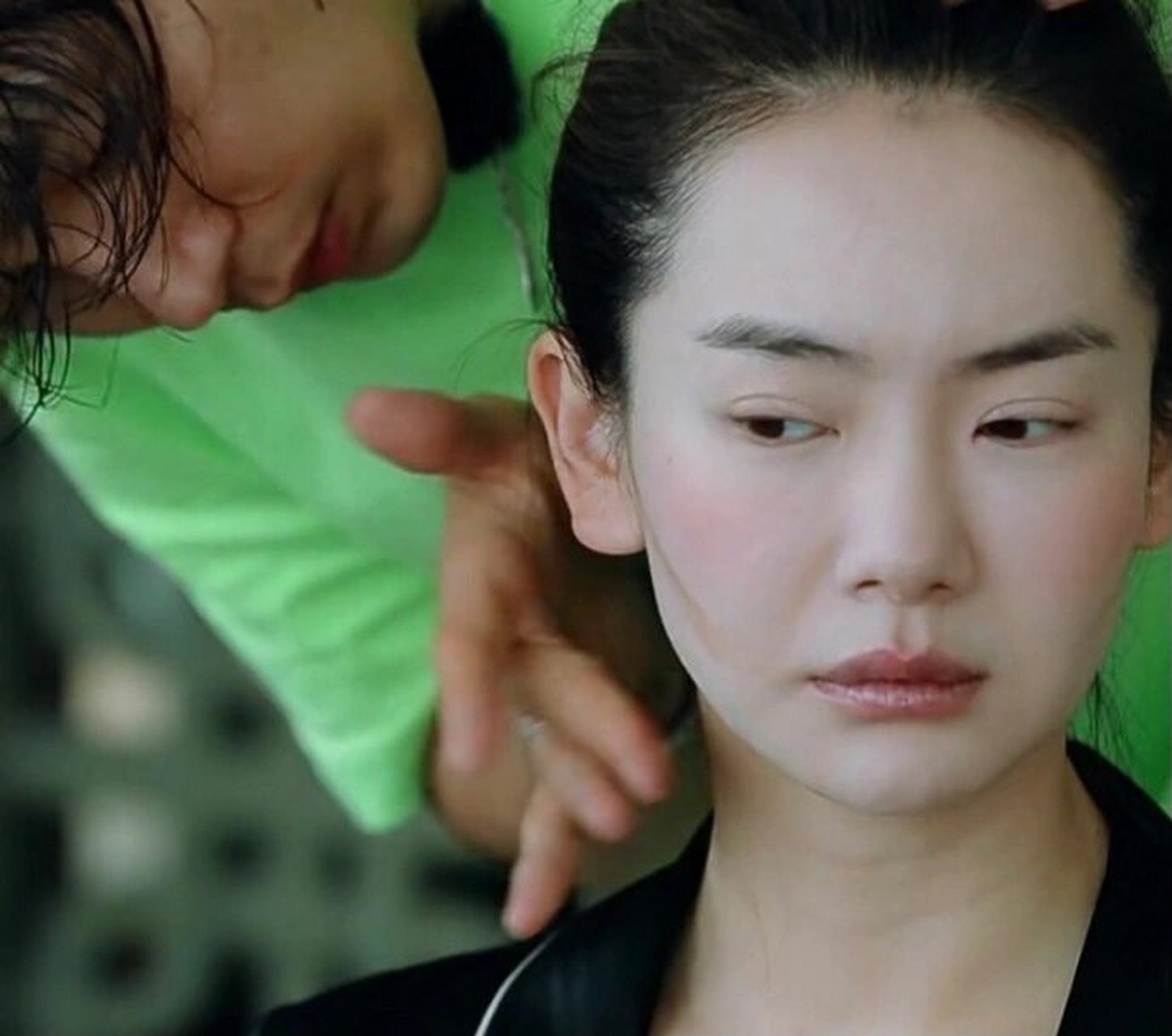 戚薇的双眼皮疤痕刷屏了 前段时间,网上被戚薇的双眼皮疤痕刷屏了