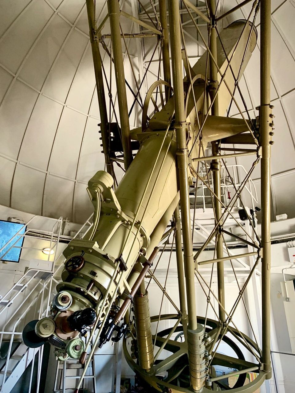 9ht,  se10 8xj分别是cutty sark和格林威治天文台的位置,距离很近