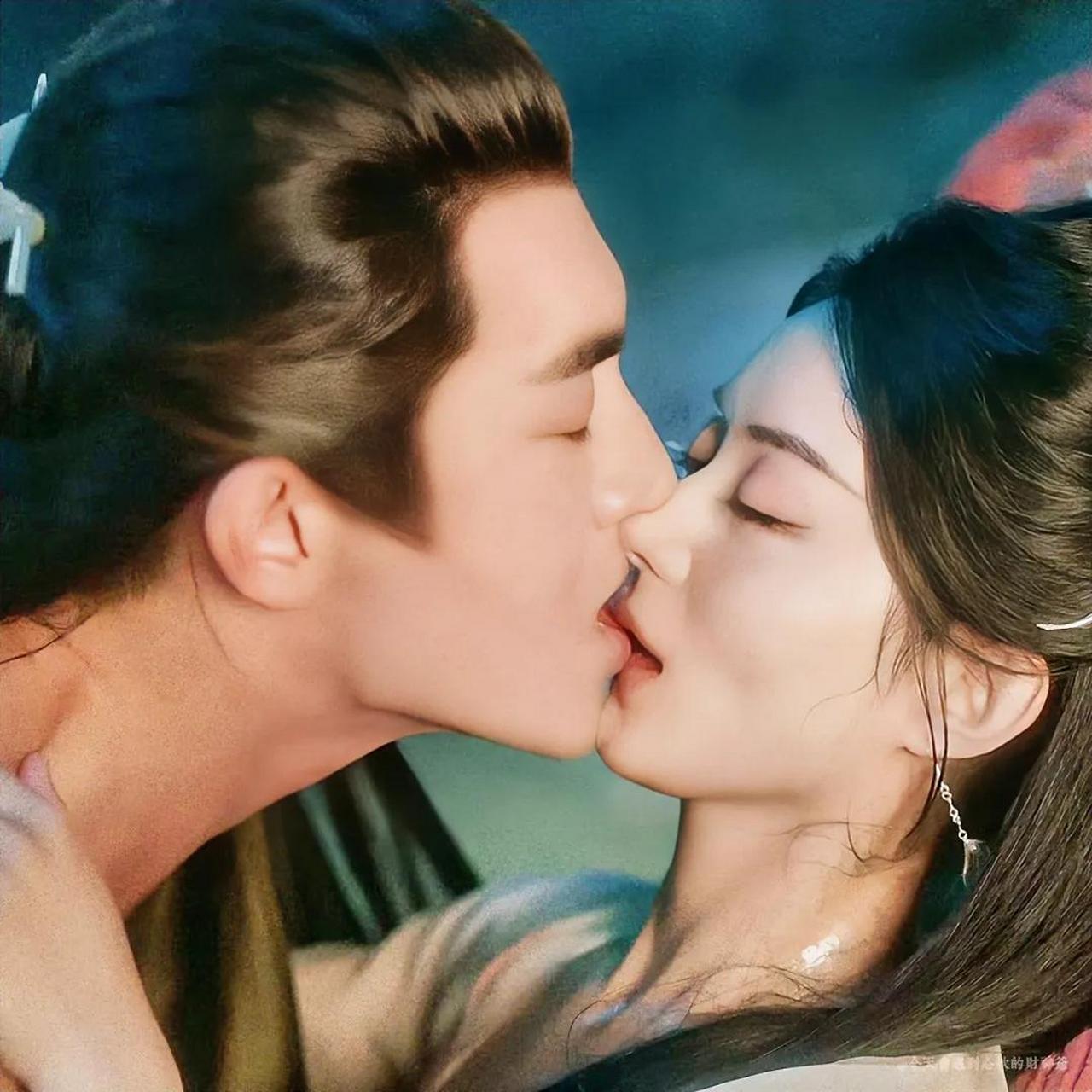 赵丽颖:谁先伸舌头谁输 林更新:先让我把舌头收回来