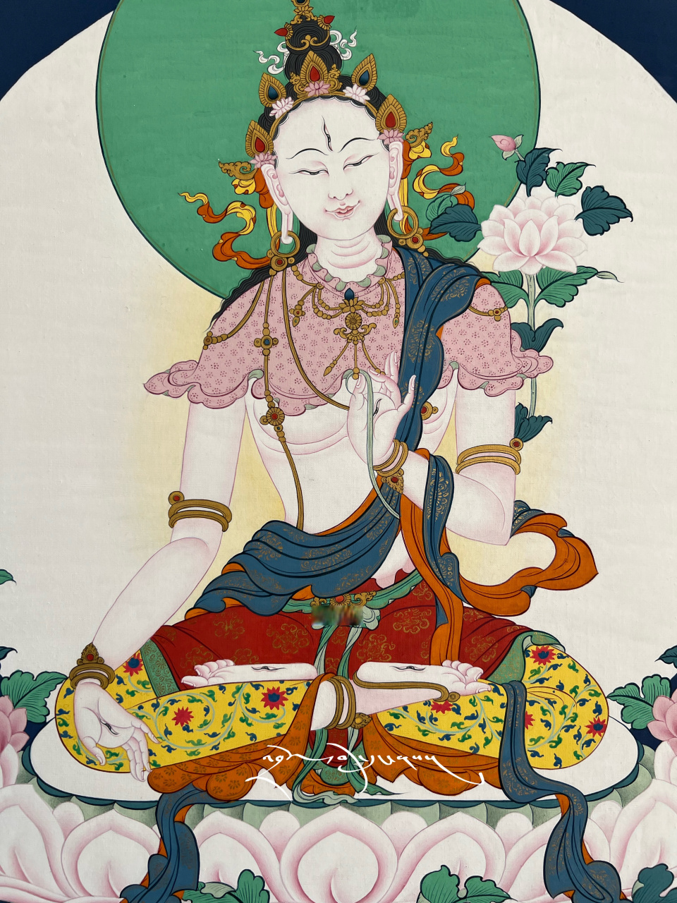 绝美的白度母唐卡,这纤细瘦弱的少女身段,简直就是经书里走出来的.